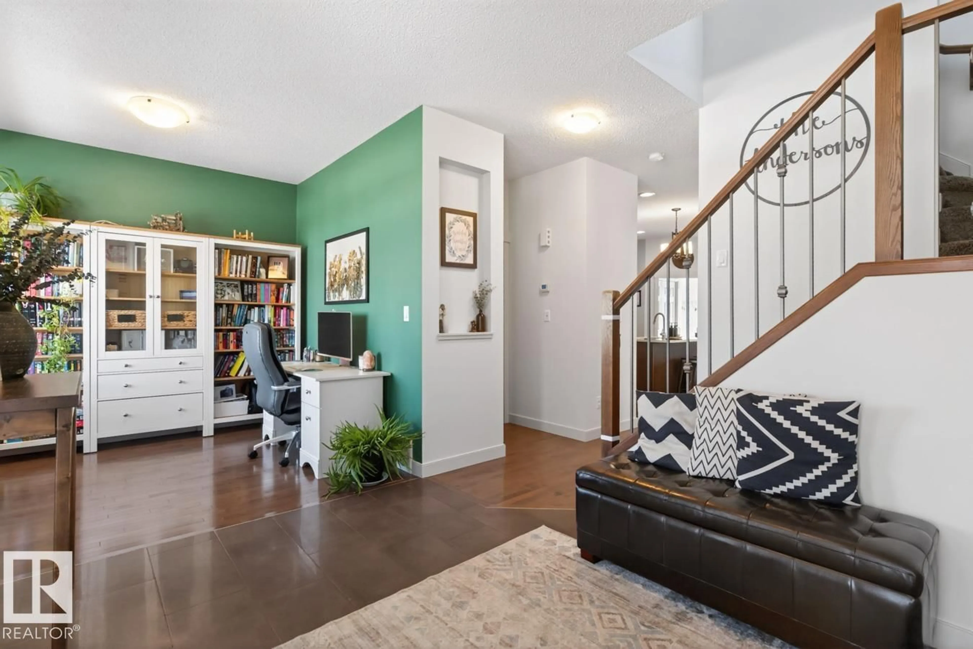 Indoor entryway for 418 SIMMONDS WY, Leduc Alberta T9E0E6