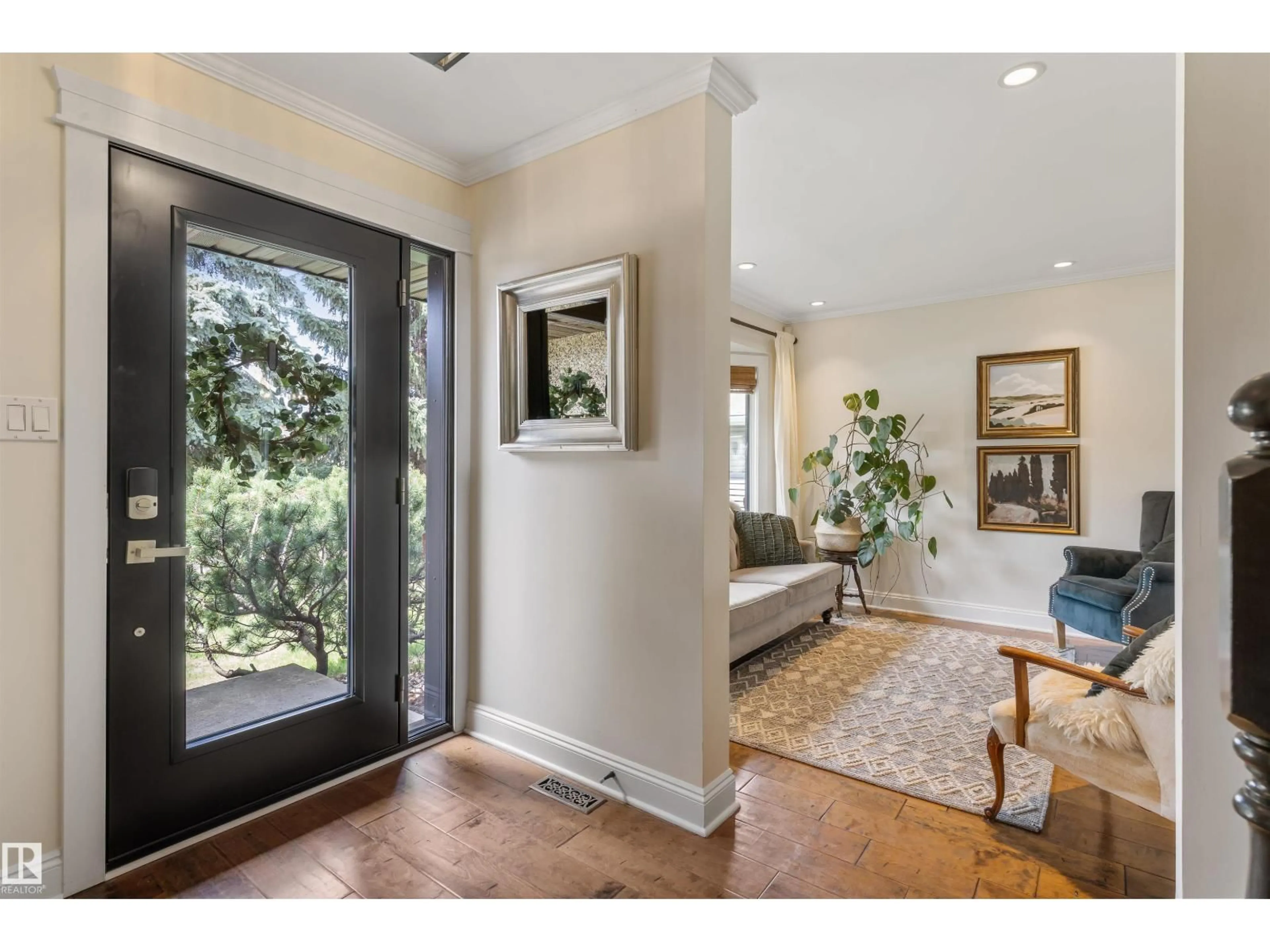 Indoor entryway for 4711 WHITEMUD RD, Edmonton Alberta T6H5P7