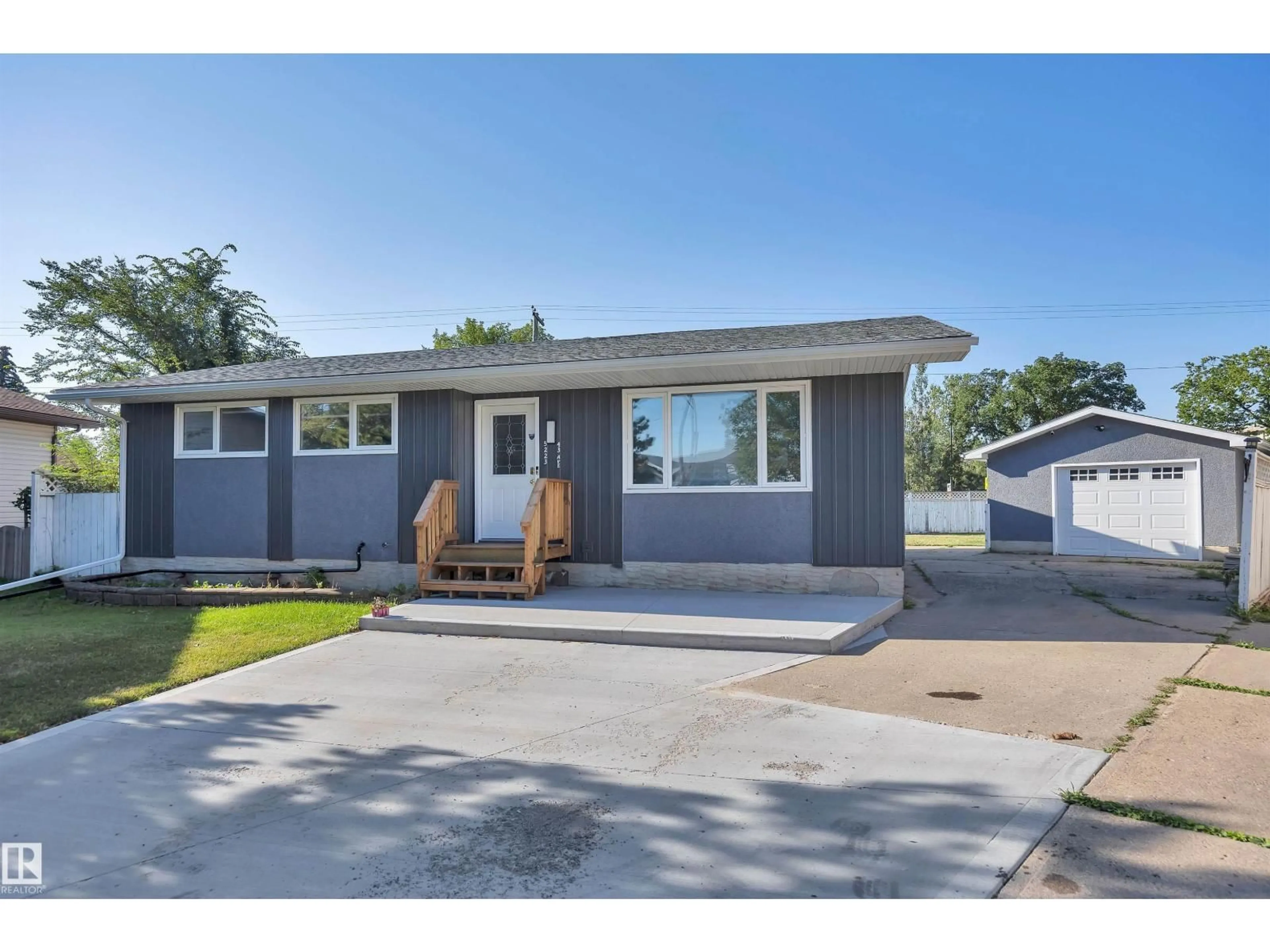 Home with vinyl exterior material, street for 5223 43 AV, Leduc Alberta T9E5A9