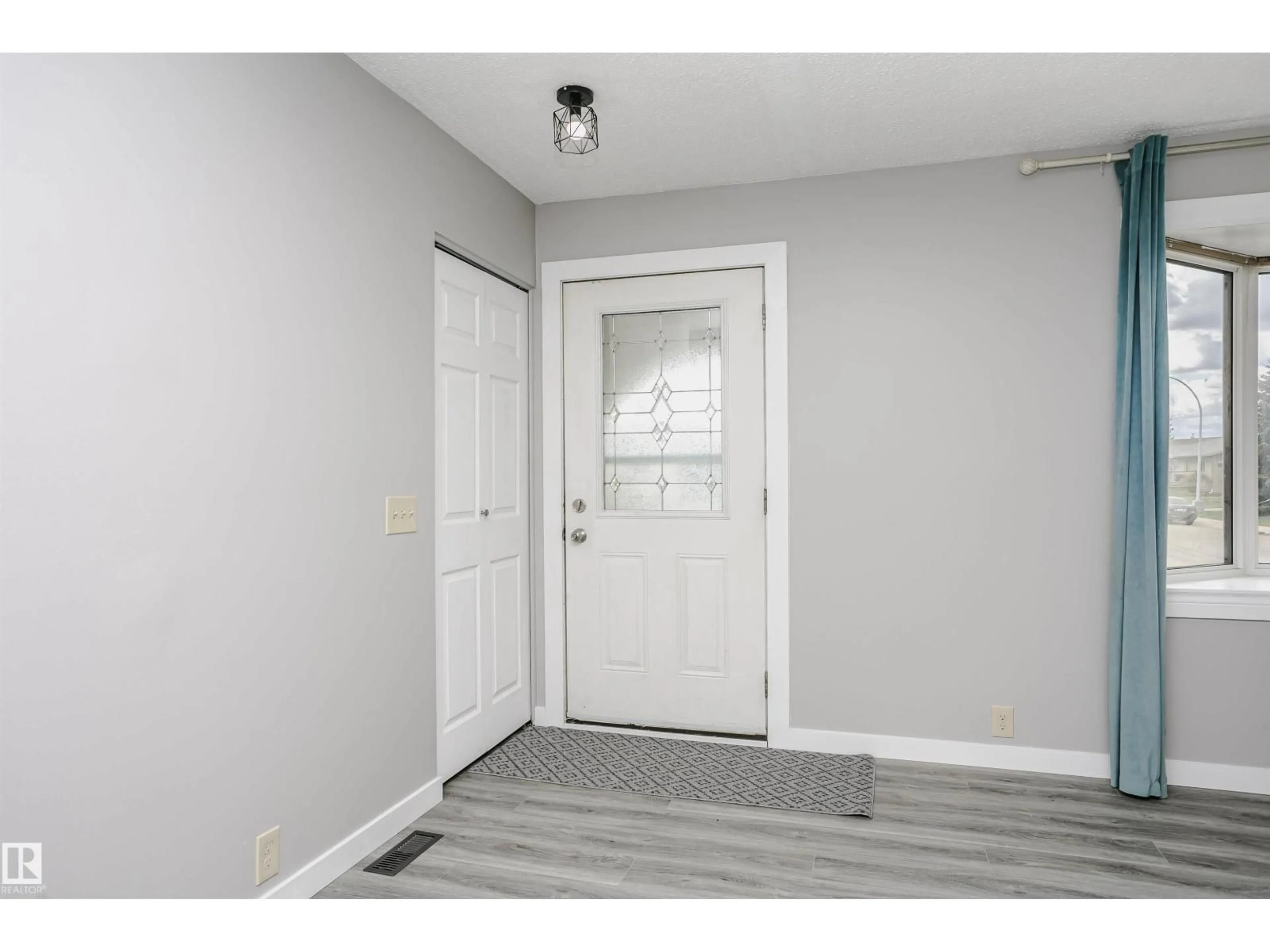 Indoor entryway for 11436 161 AV, Edmonton Alberta T5X2L2