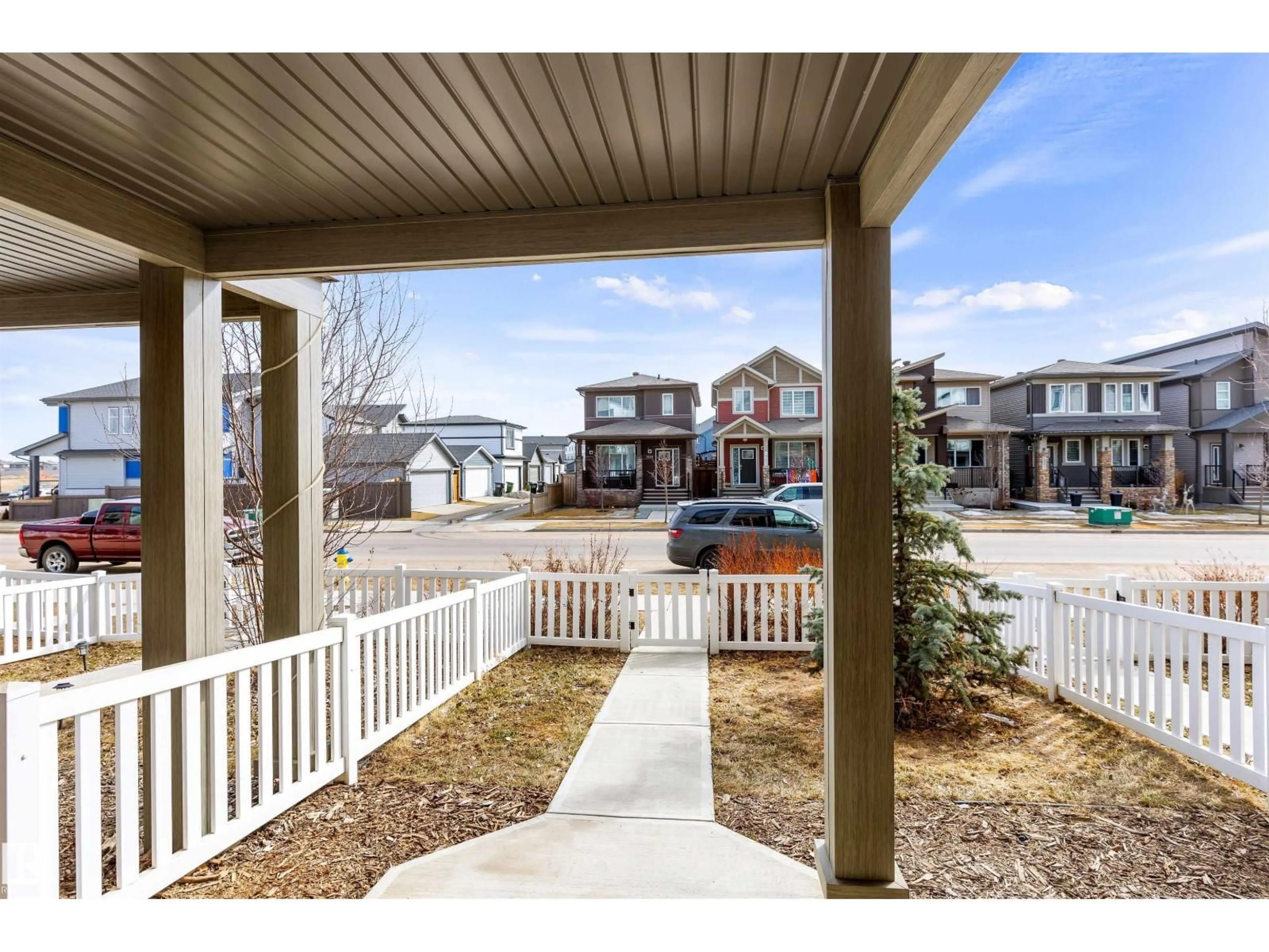 Unknown for 19220 27 AV, Edmonton Alberta T6M1L1