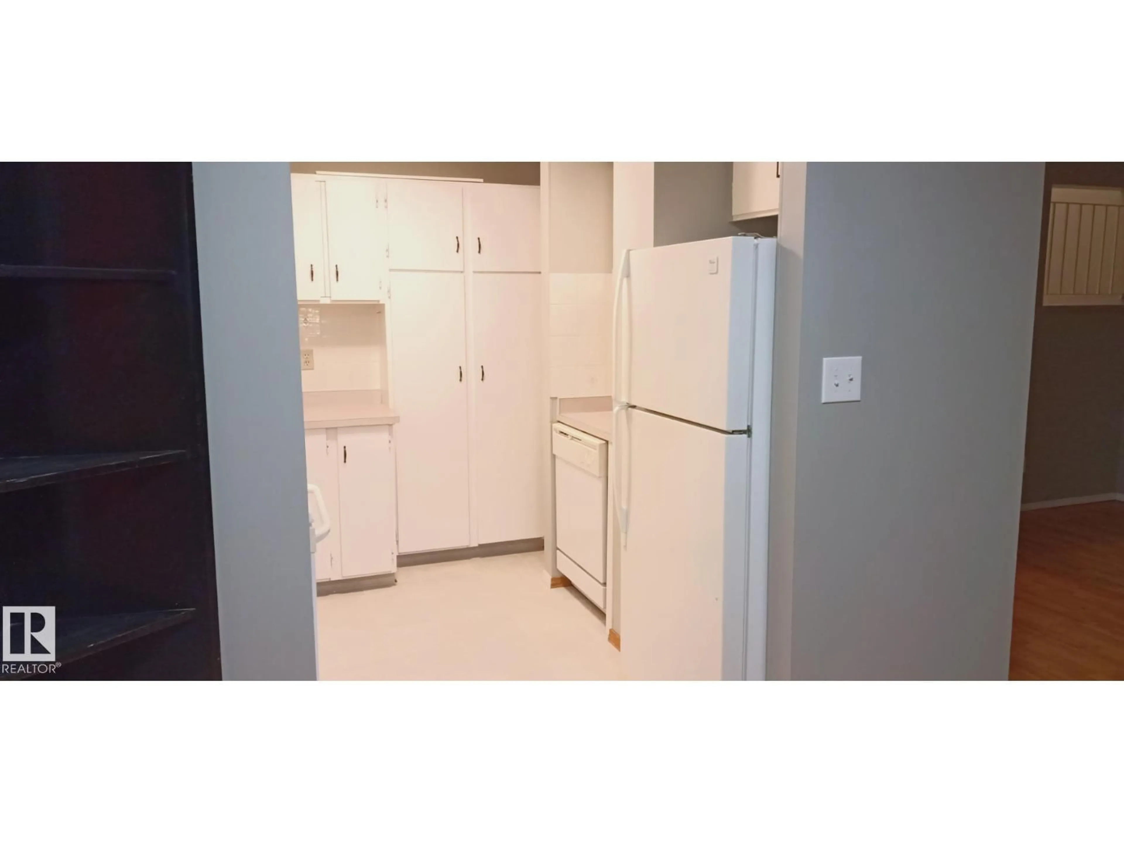 Standard kitchen, unknown for 2554 79 ST, Edmonton Alberta T6K3Y4