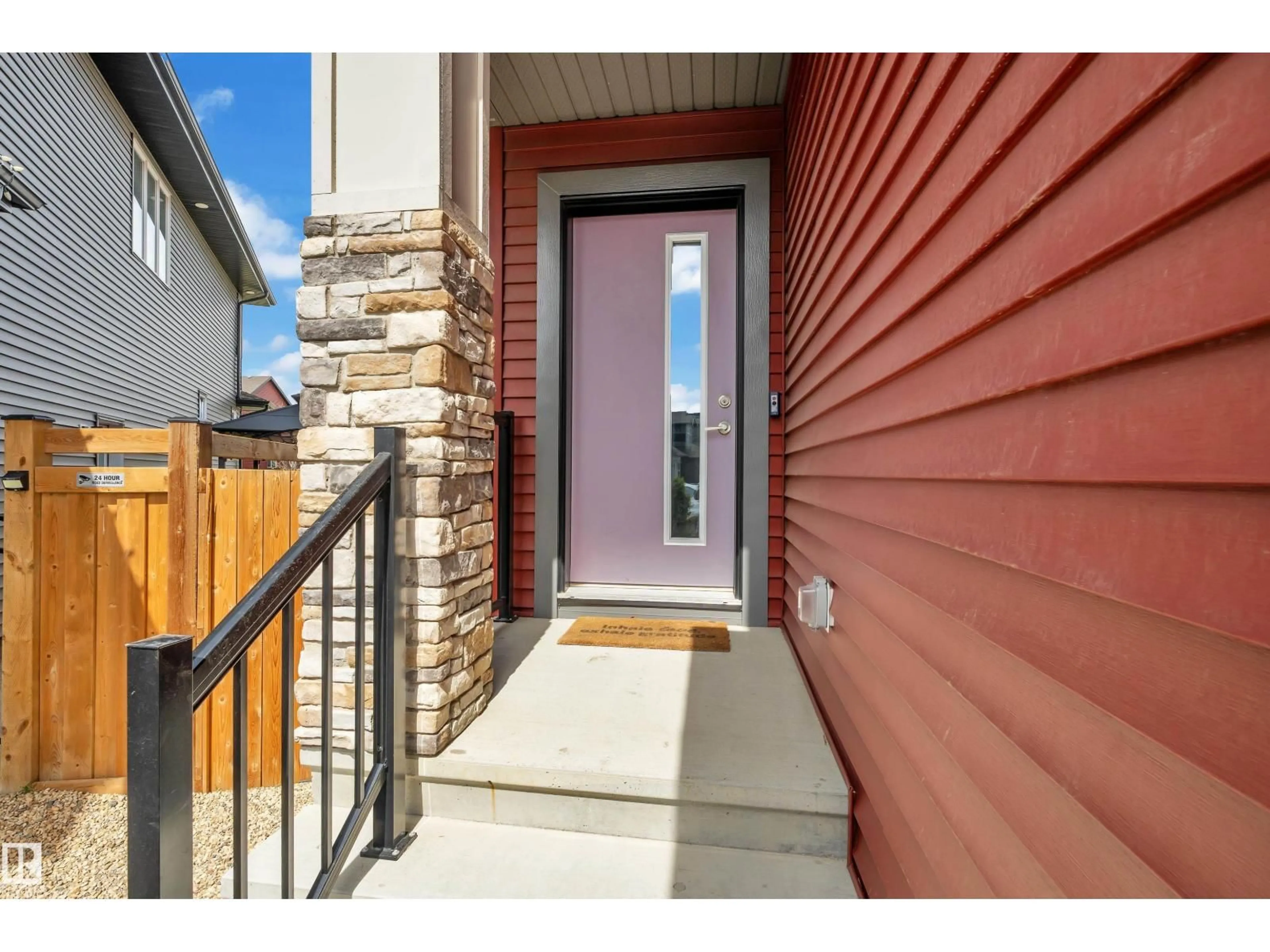 Indoor entryway for 4135 HAWTHORN CT, Edmonton Alberta T6X2Y8