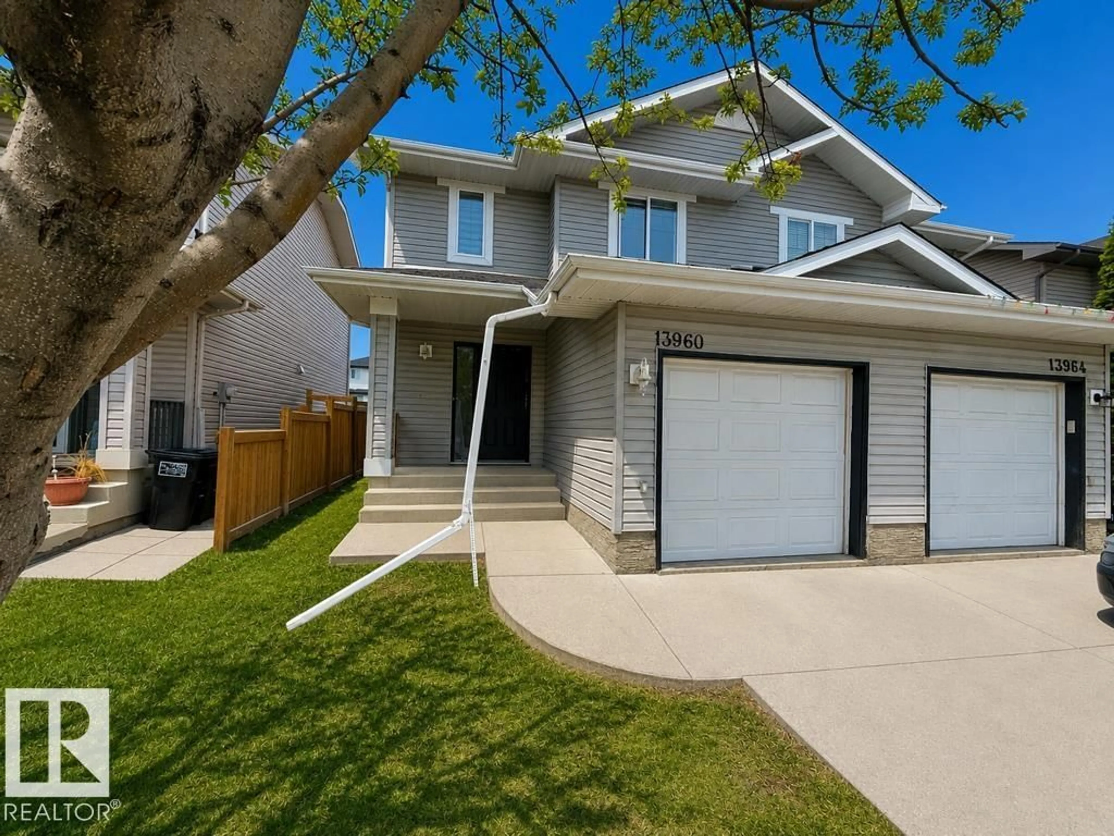 Home with vinyl exterior material, street for NW - 13960 137 ST, Edmonton Alberta T6V1X3