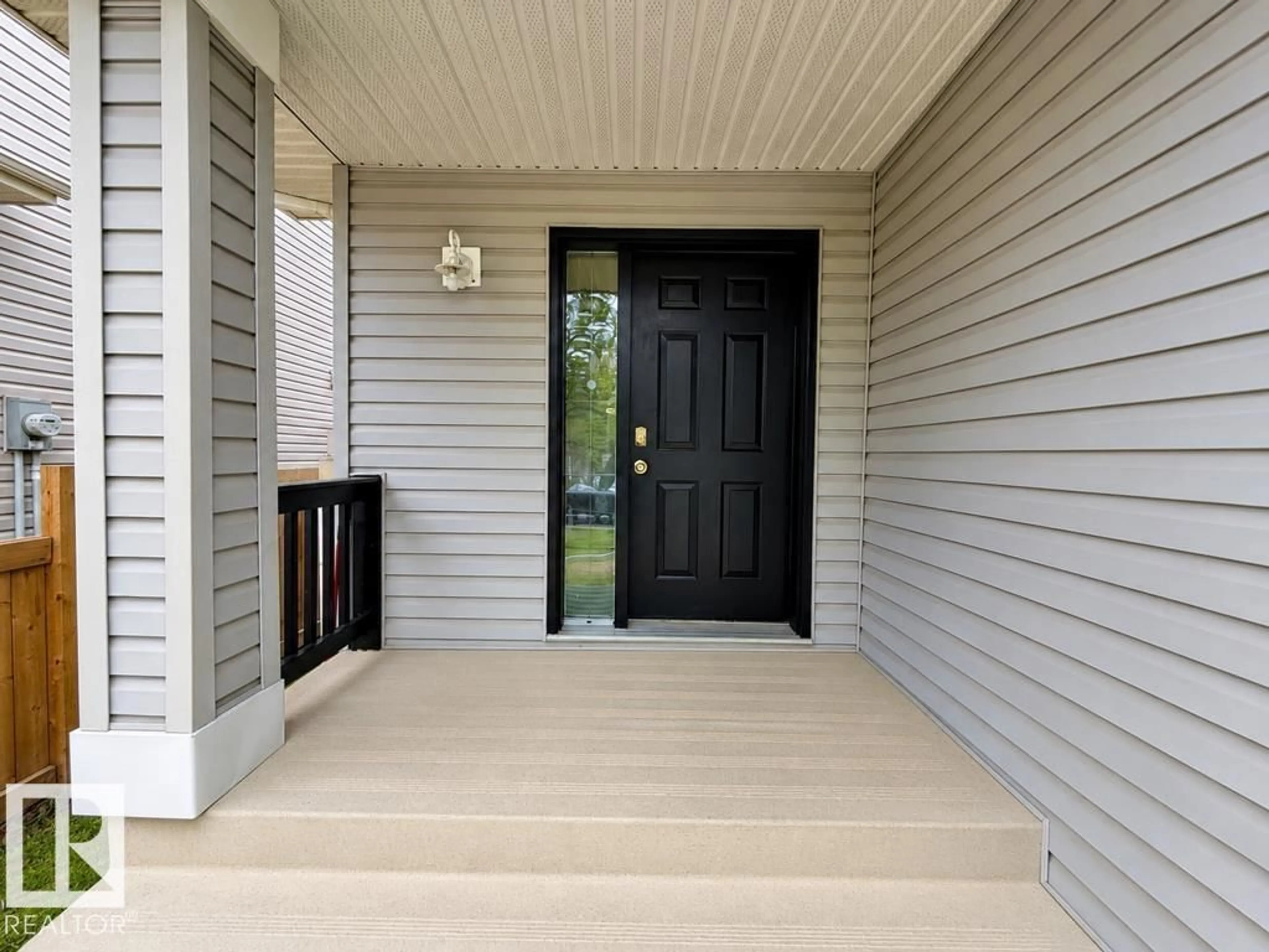 Indoor entryway for NW - 13960 137 ST, Edmonton Alberta T6V1X3