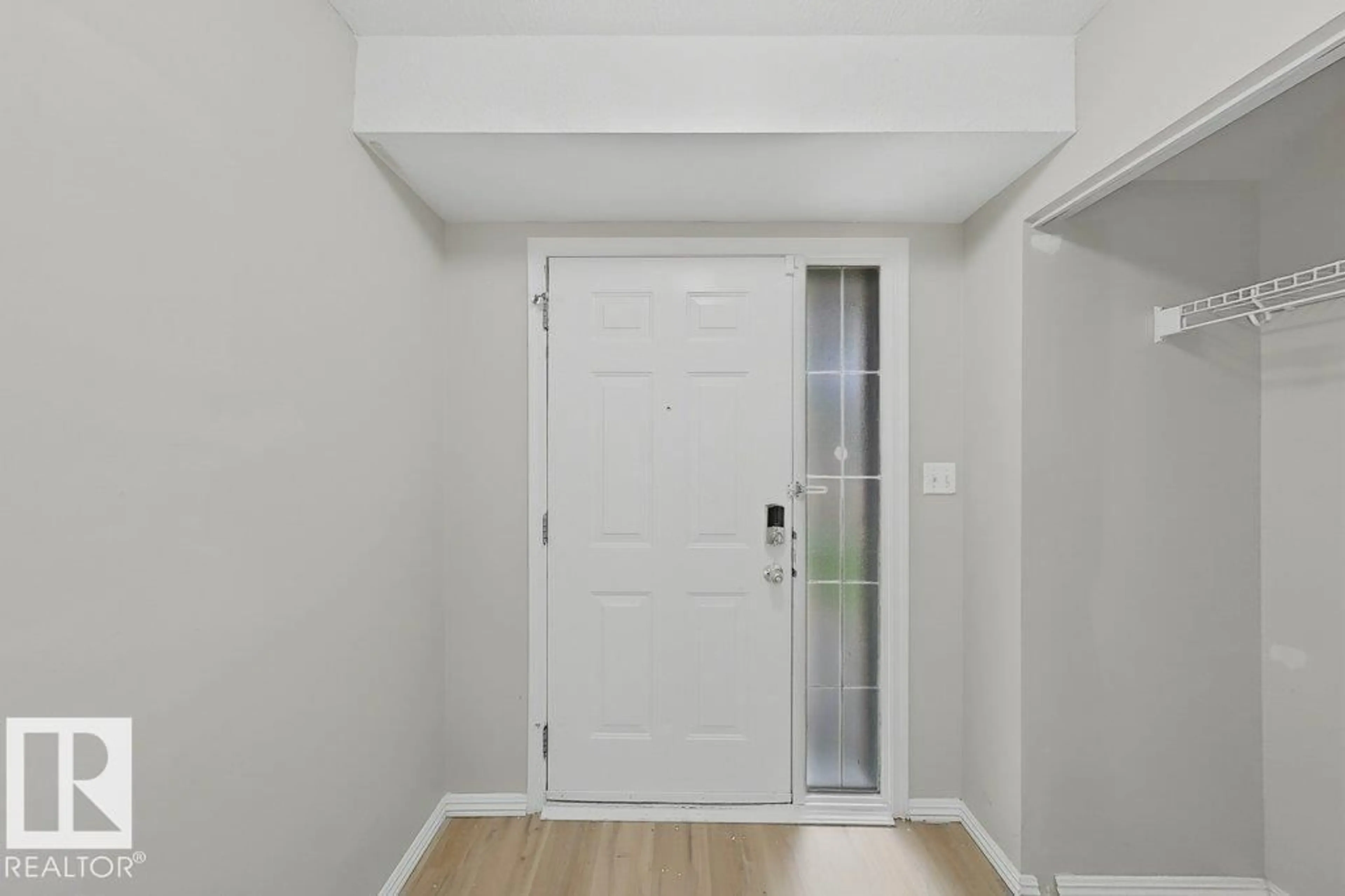 Indoor entryway for NW - 13960 137 ST, Edmonton Alberta T6V1X3