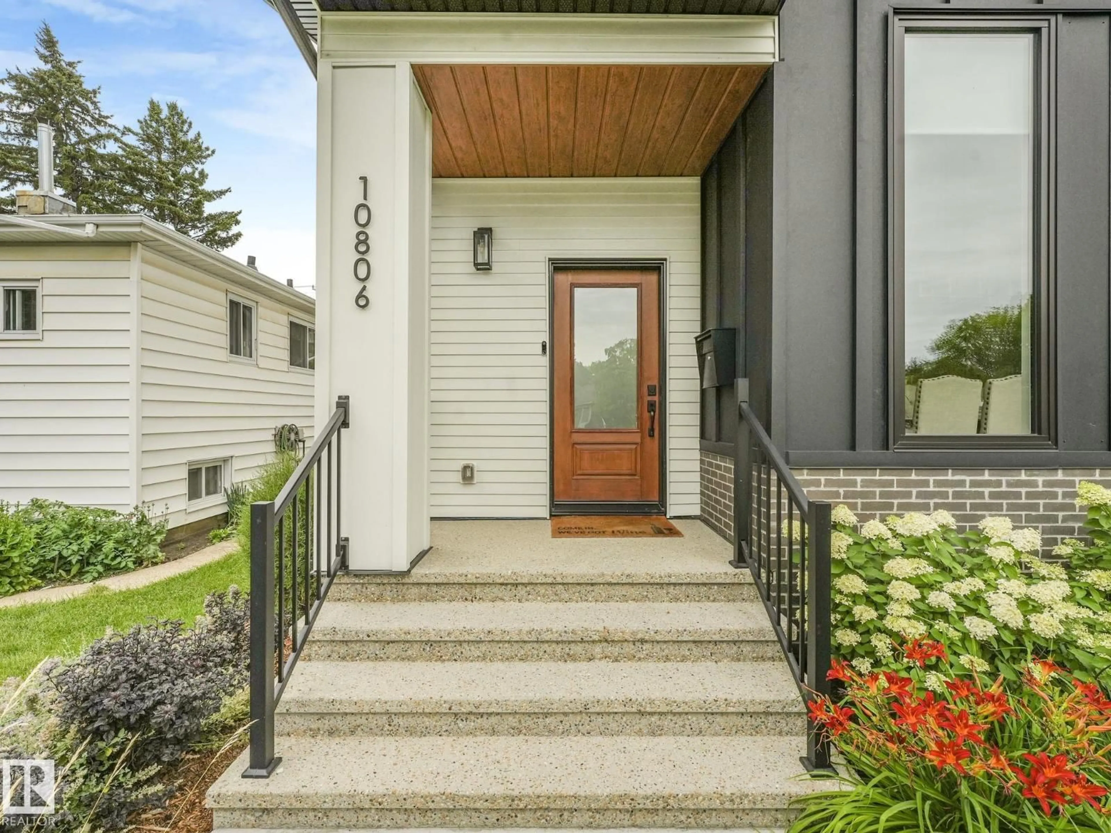 Indoor entryway for NW - 10806 134 ST, Edmonton Alberta T5M1H8