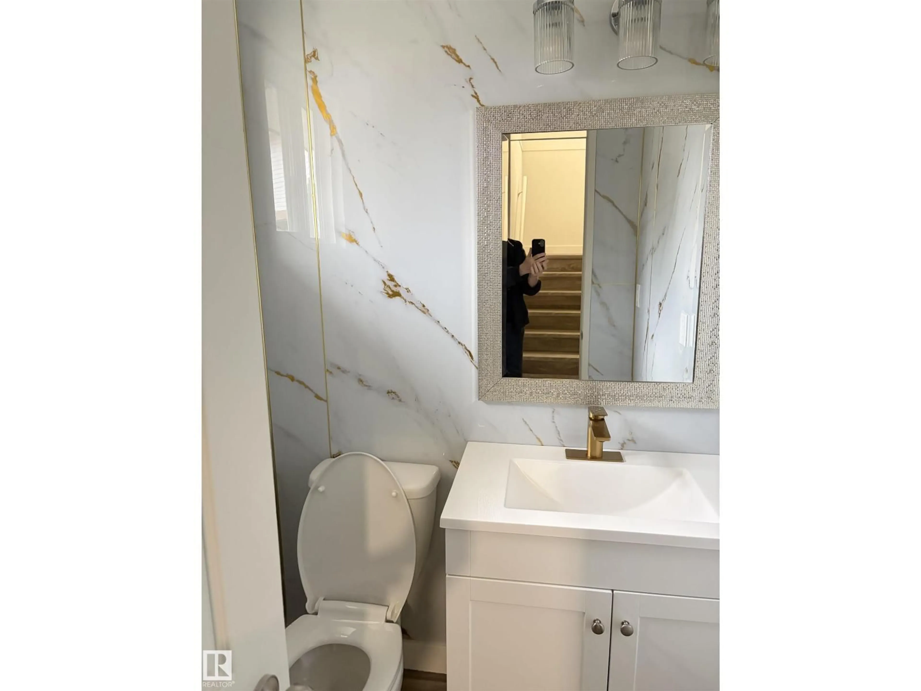 A pic of a room for 13833 24 ST, Edmonton Alberta T5Y1B6