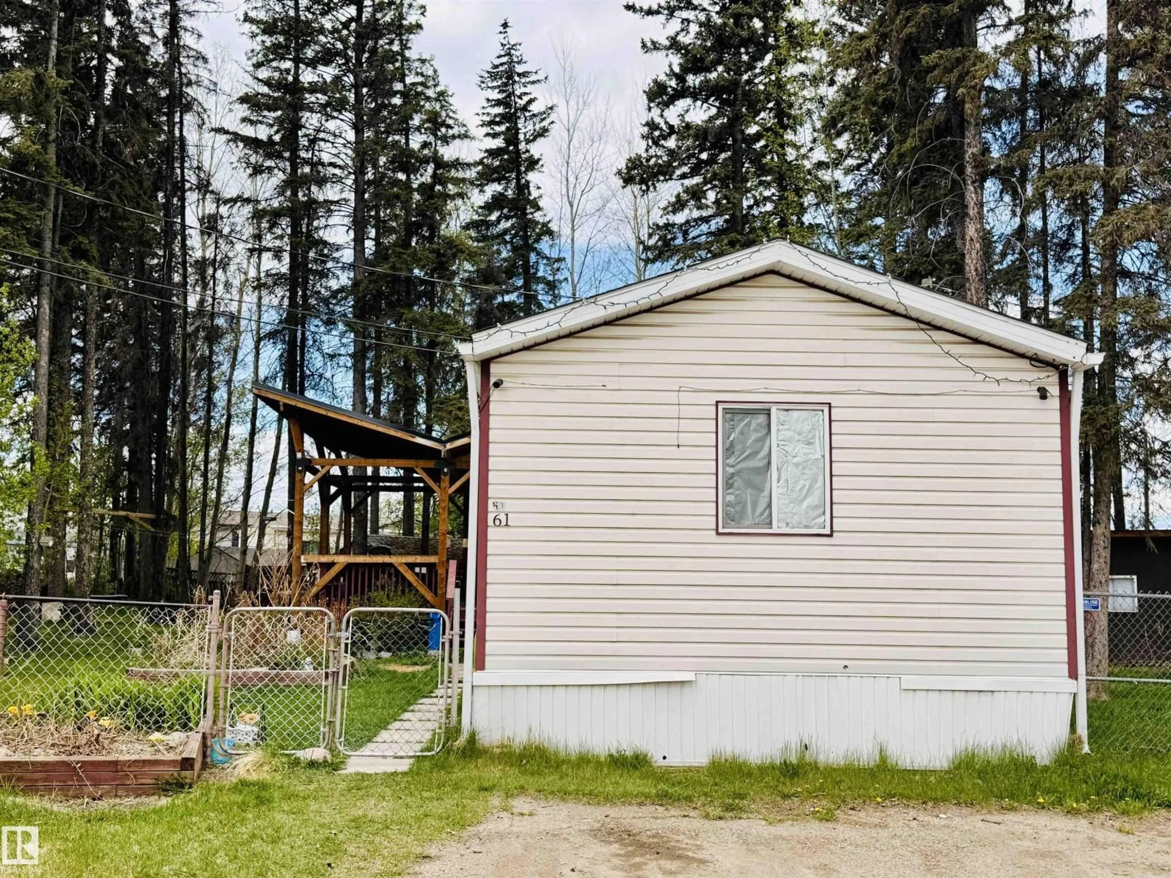 Shed for 61 GREENWOOD MHP, Drayton Valley Alberta T7A1M6