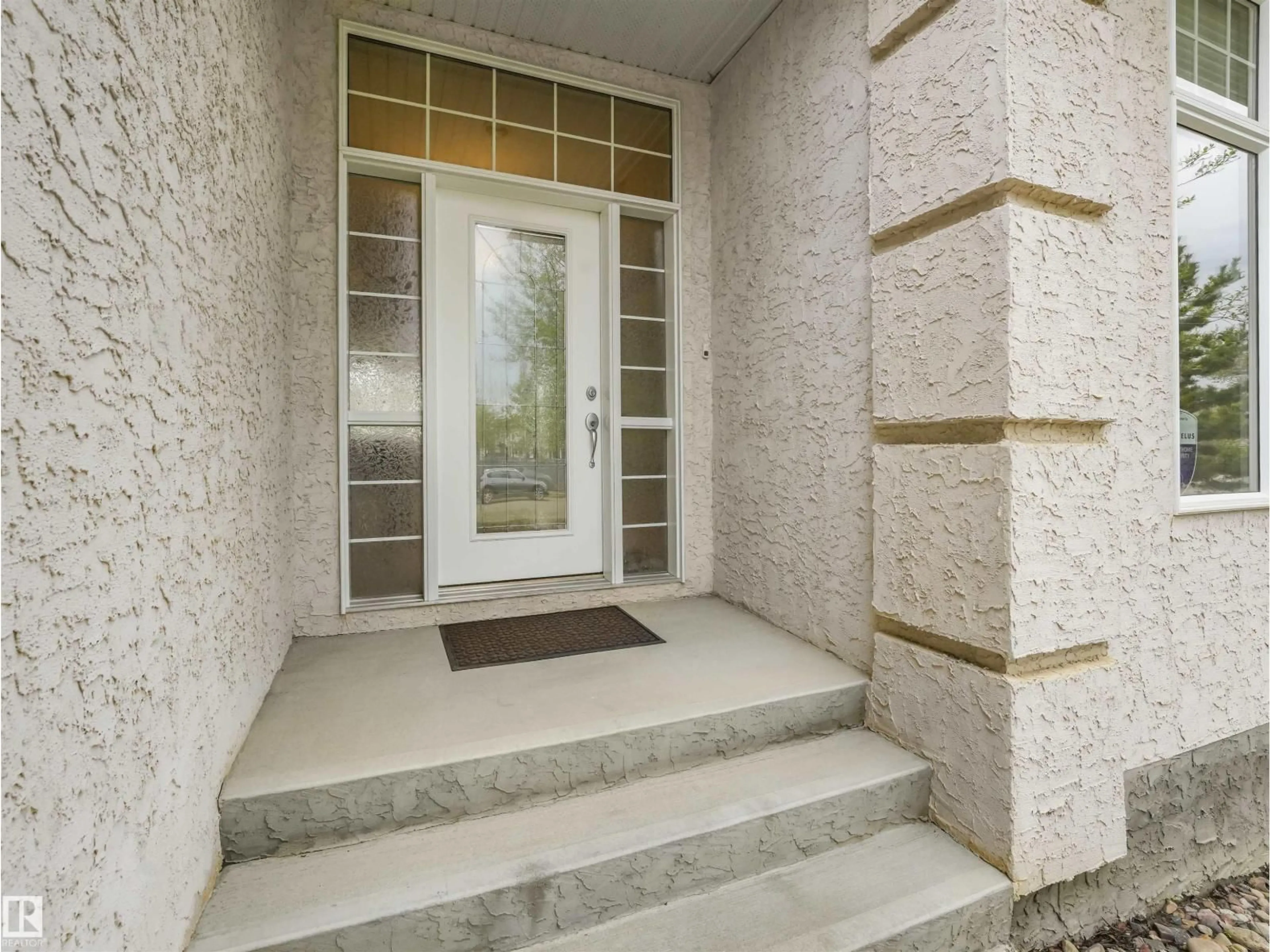 Indoor entryway for NW - 879 DRYSDALE RUN RU, Edmonton Alberta T6M2V4
