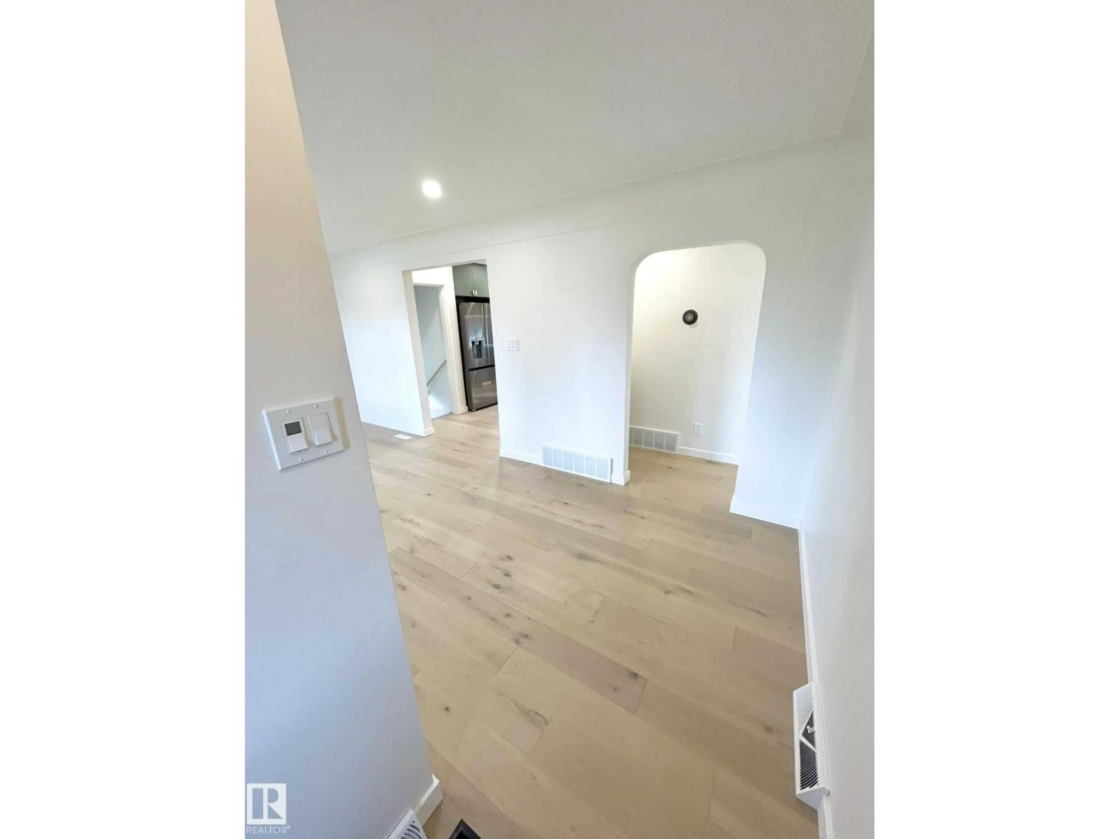 Unknown for 8516 64 AV, Edmonton Alberta T6E0H3