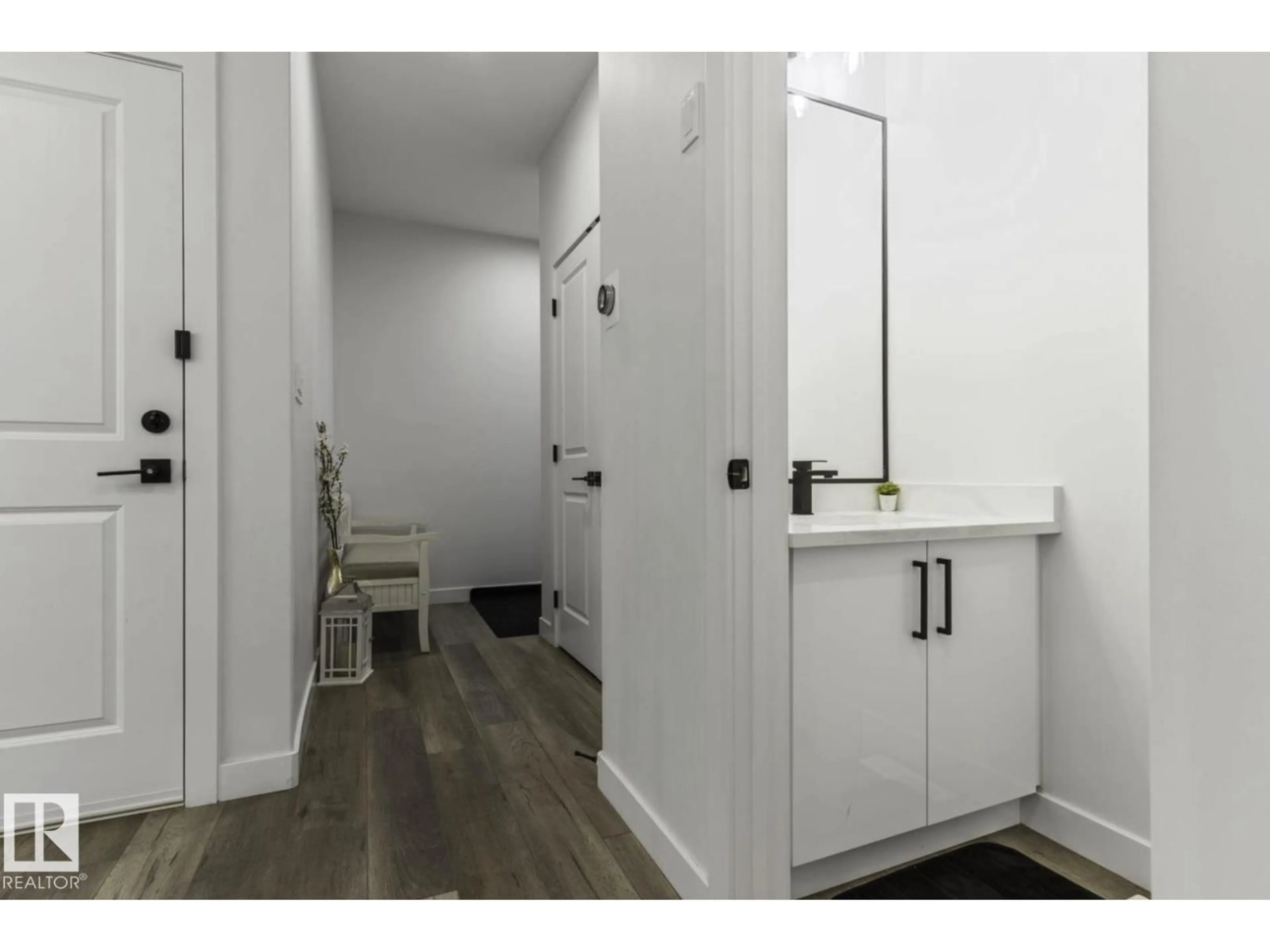 Indoor entryway for 19703 29 AVENUE, Edmonton Alberta T6M1M2