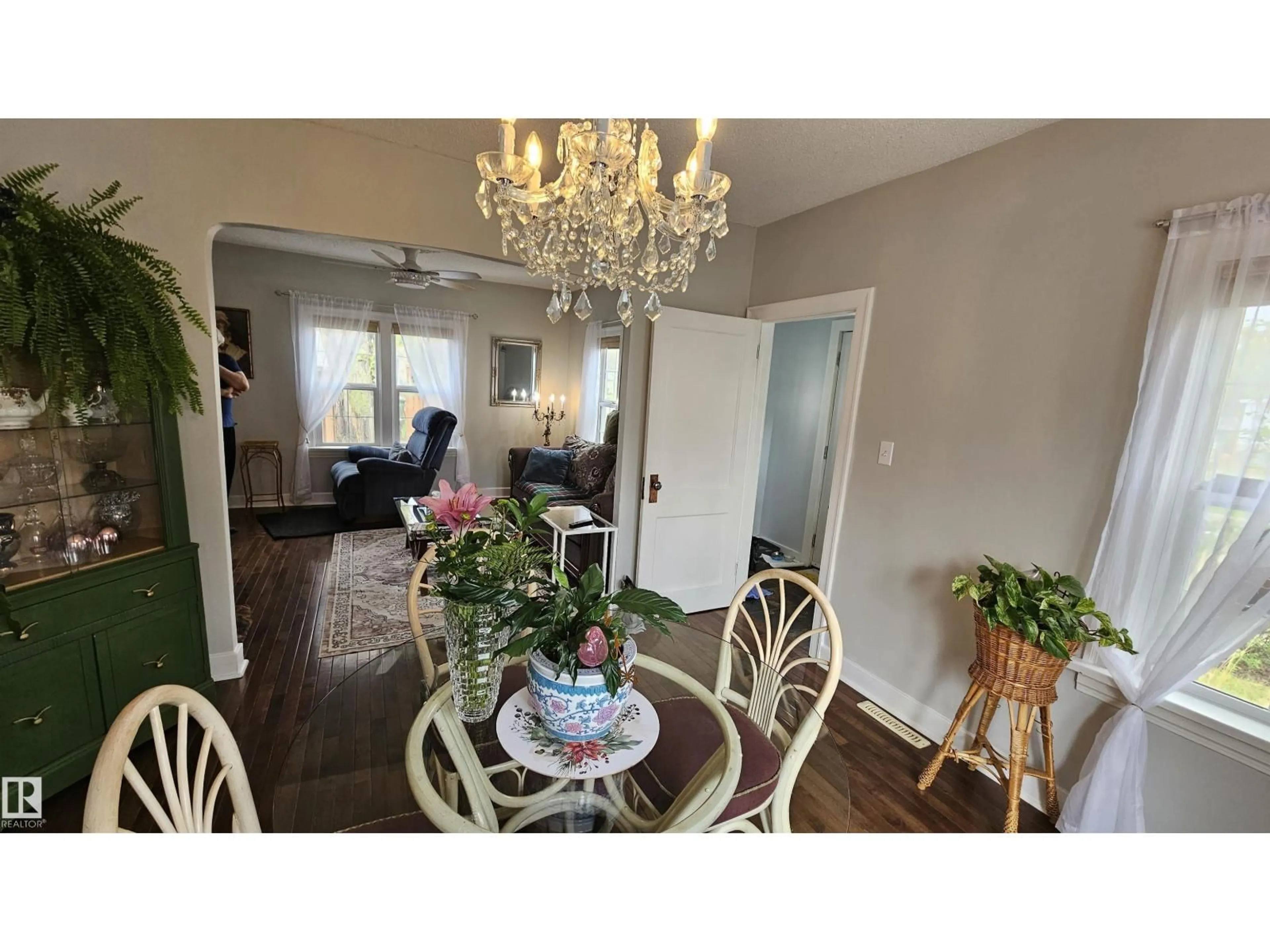 Dining room, wood/laminate floor for 4502 52 ST, Wetaskiwin Alberta T9A1N6