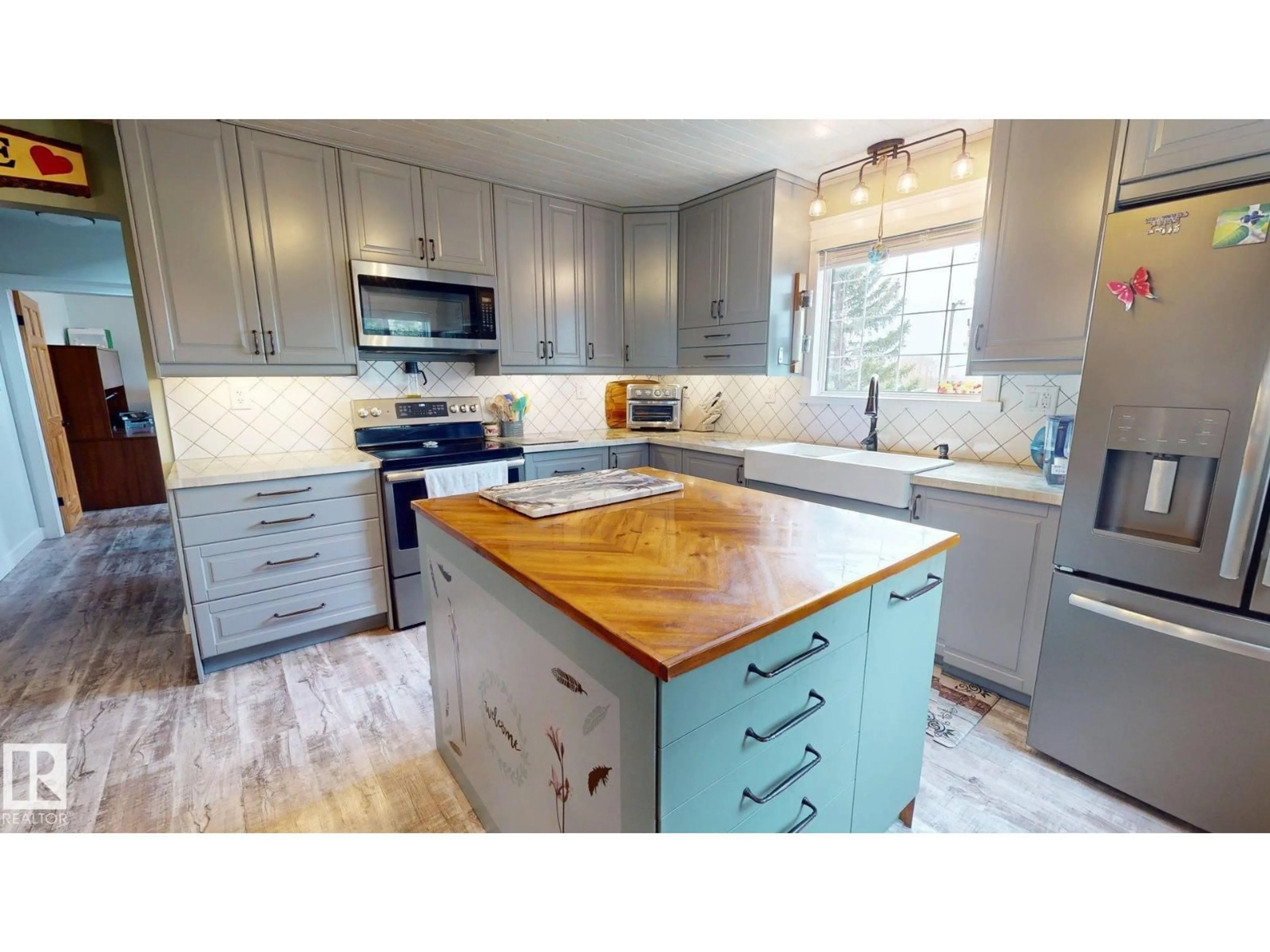 Open concept kitchen, unknown for 55268 RANGE ROAD 212, Rural Strathcona County Alberta T8L4A9