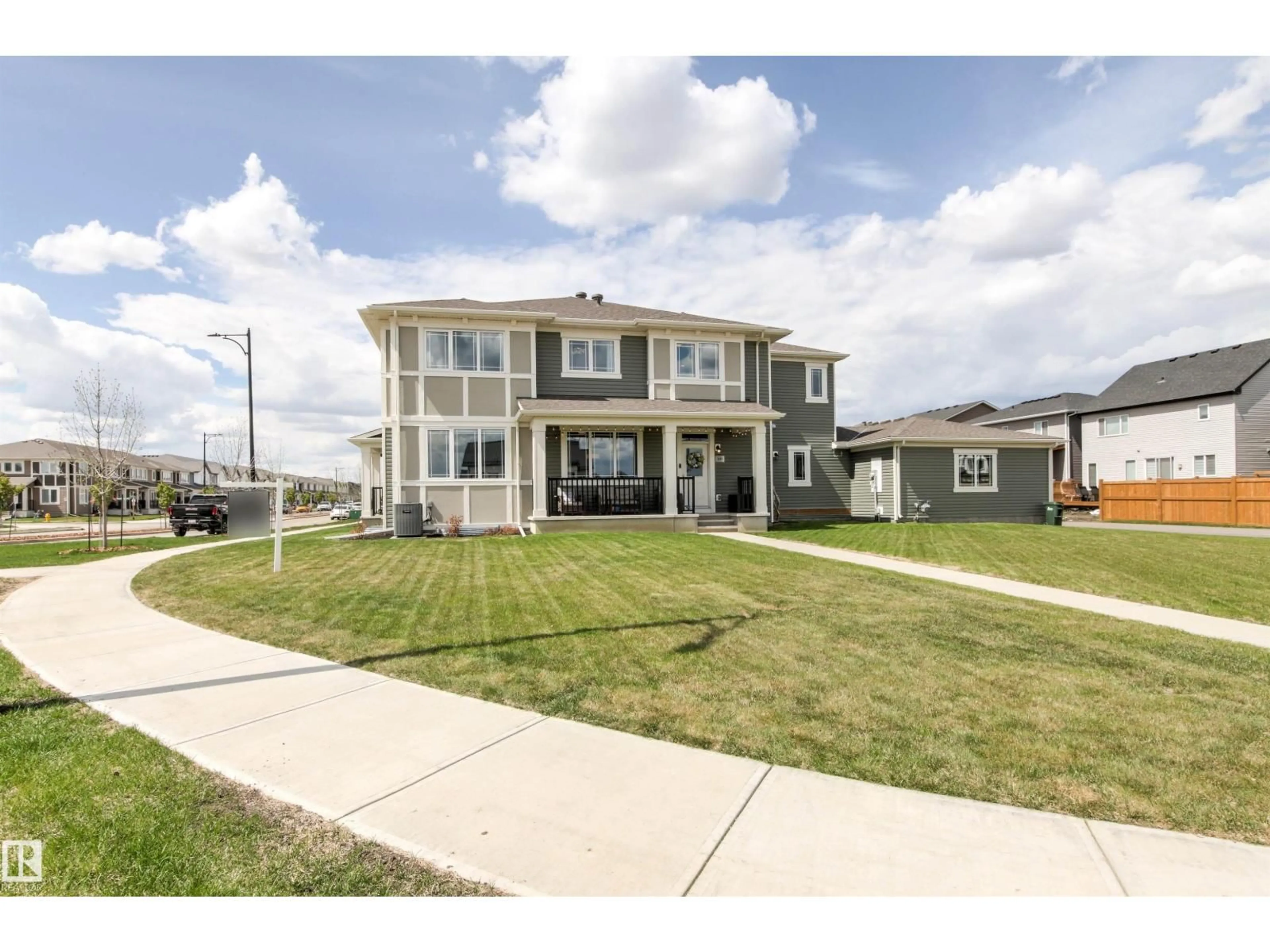 Home with vinyl exterior material, street for 1010 HEARTHSTONE BV, Sherwood Park Alberta T8A4V1