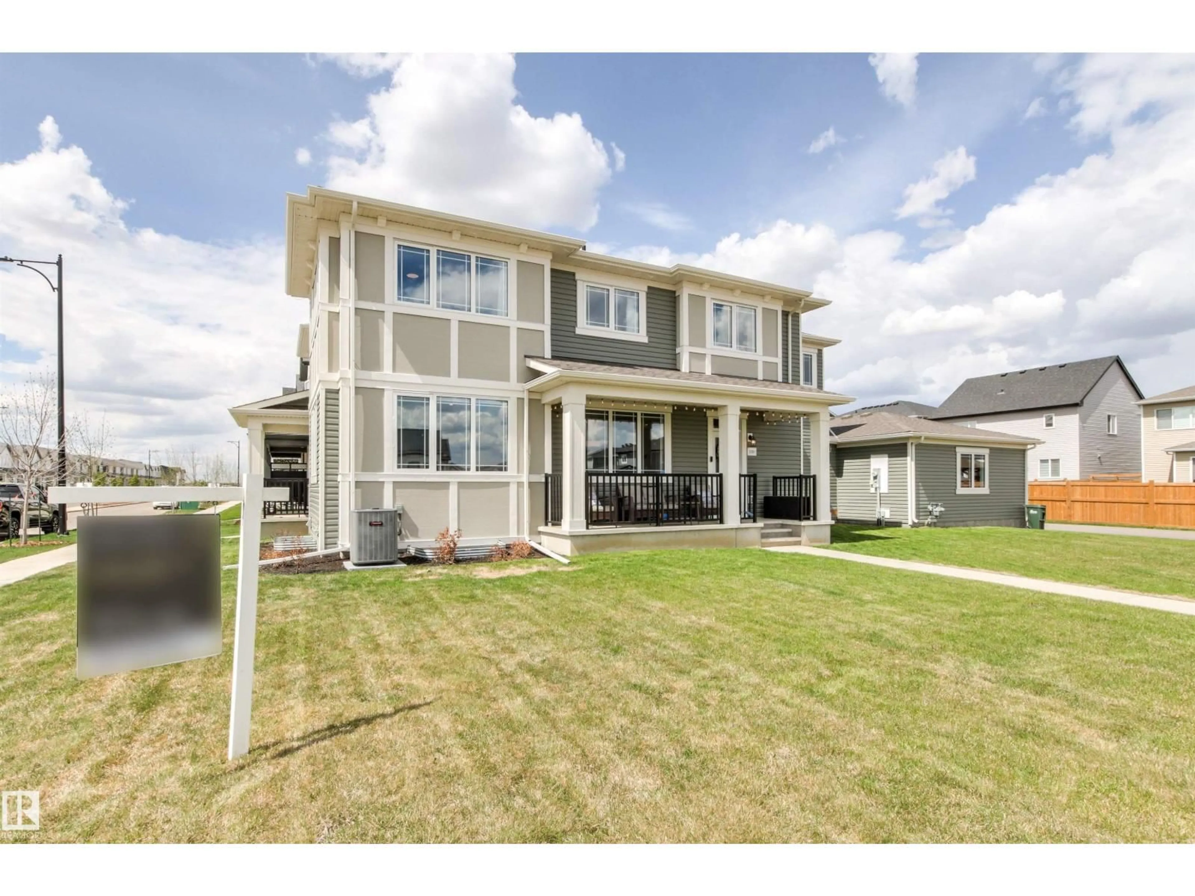 Home with vinyl exterior material, unknown for 1010 HEARTHSTONE BV, Sherwood Park Alberta T8A4V1