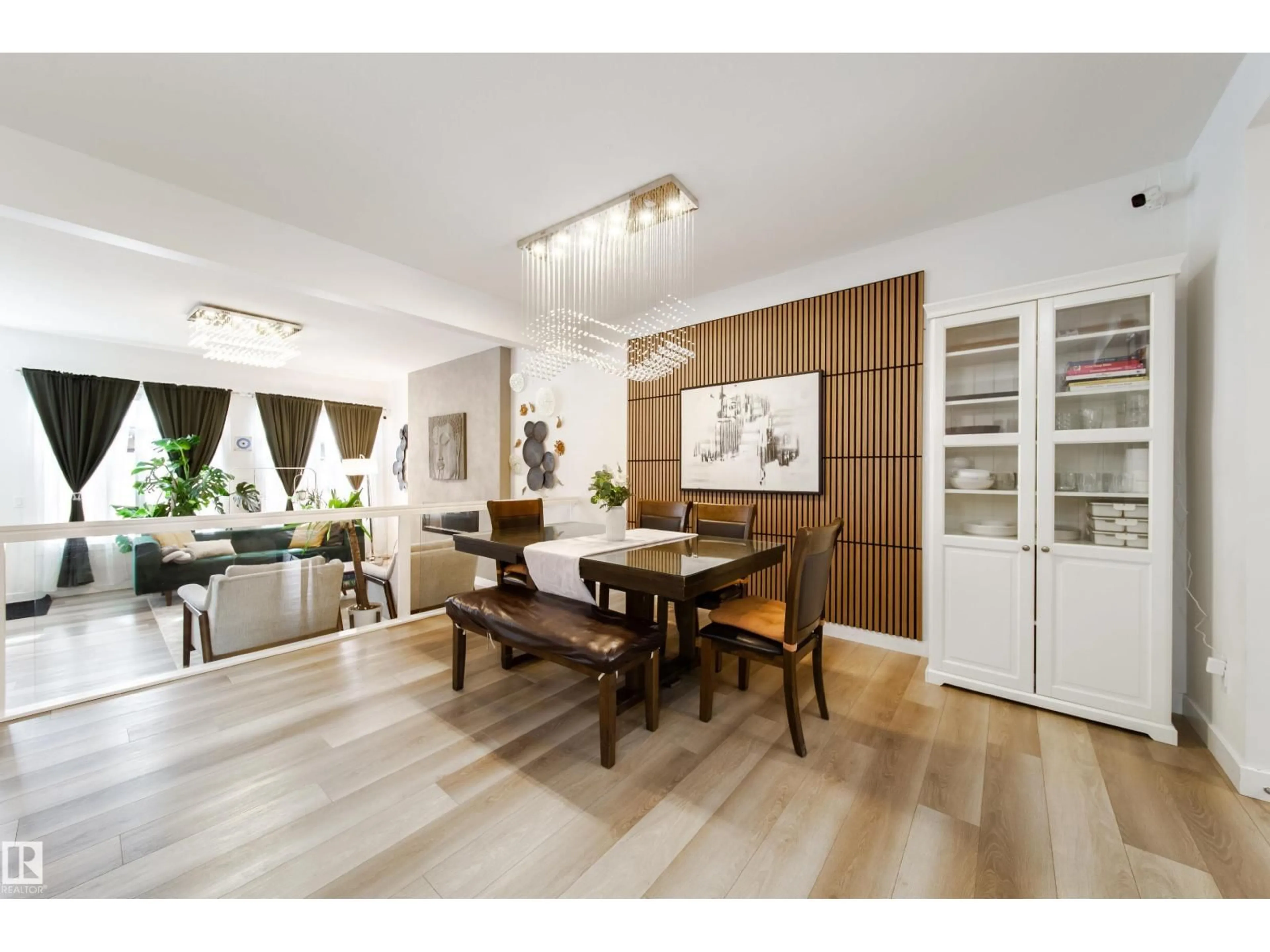 Dining room, wood/laminate floor for 22931 96 AV, Edmonton Alberta T5T7R4