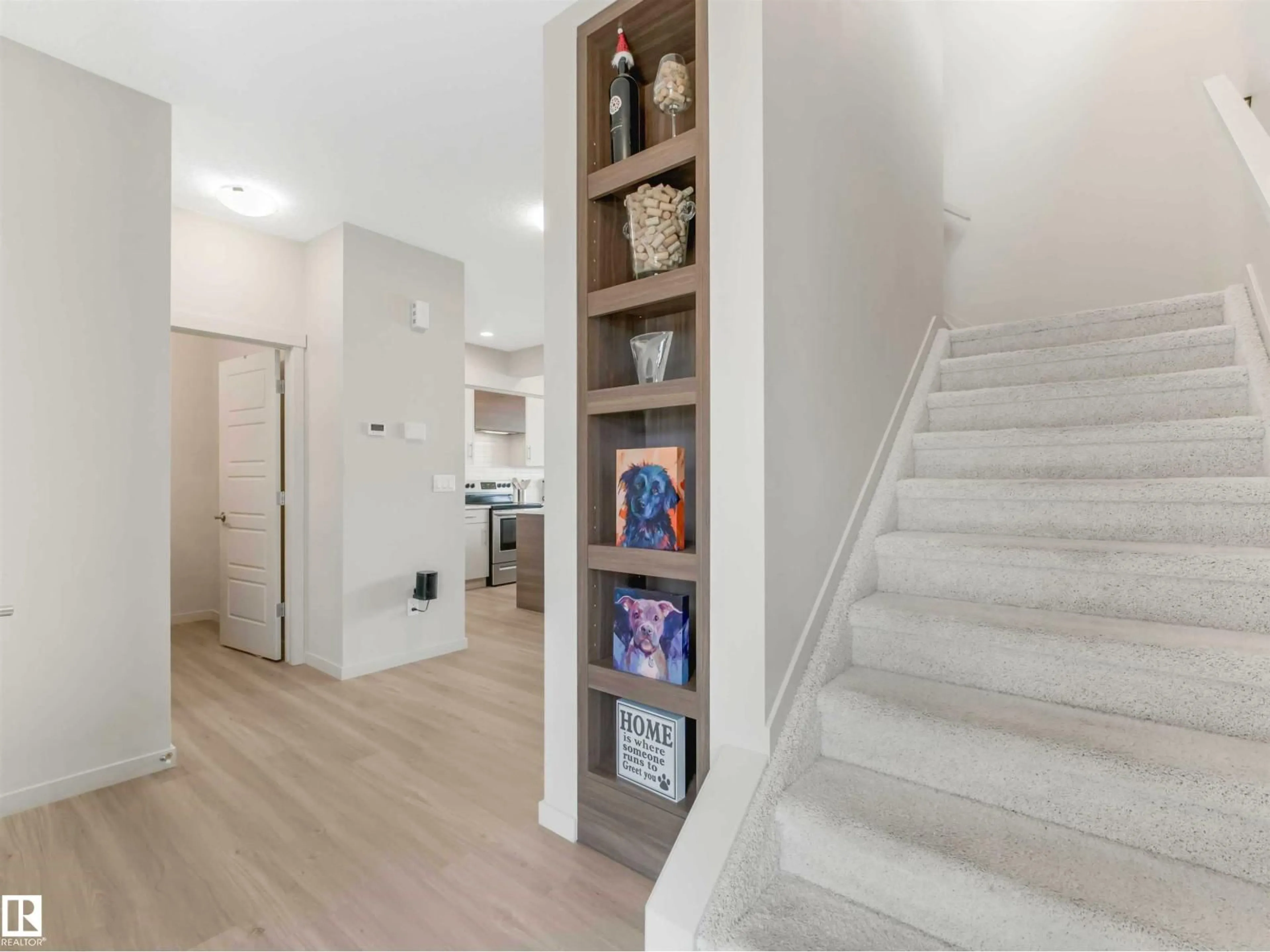 Indoor entryway for 50 - 26 EDINBURGH, St. Albert Alberta T8N7X5
