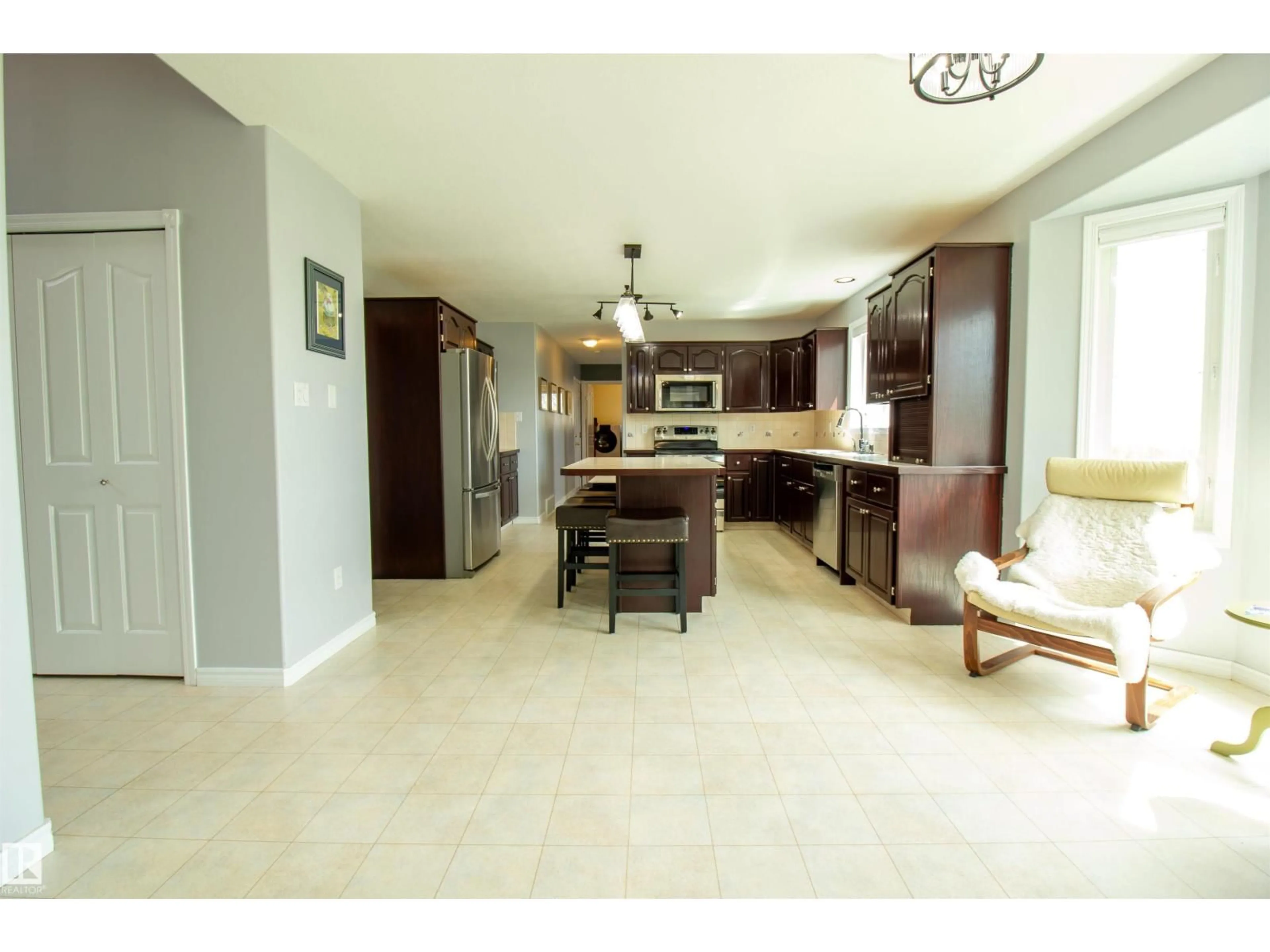 Open concept kitchen, ceramic/tile floor for 3723 RAILWAY AVENUE, Mallaig Alberta T0A2K0