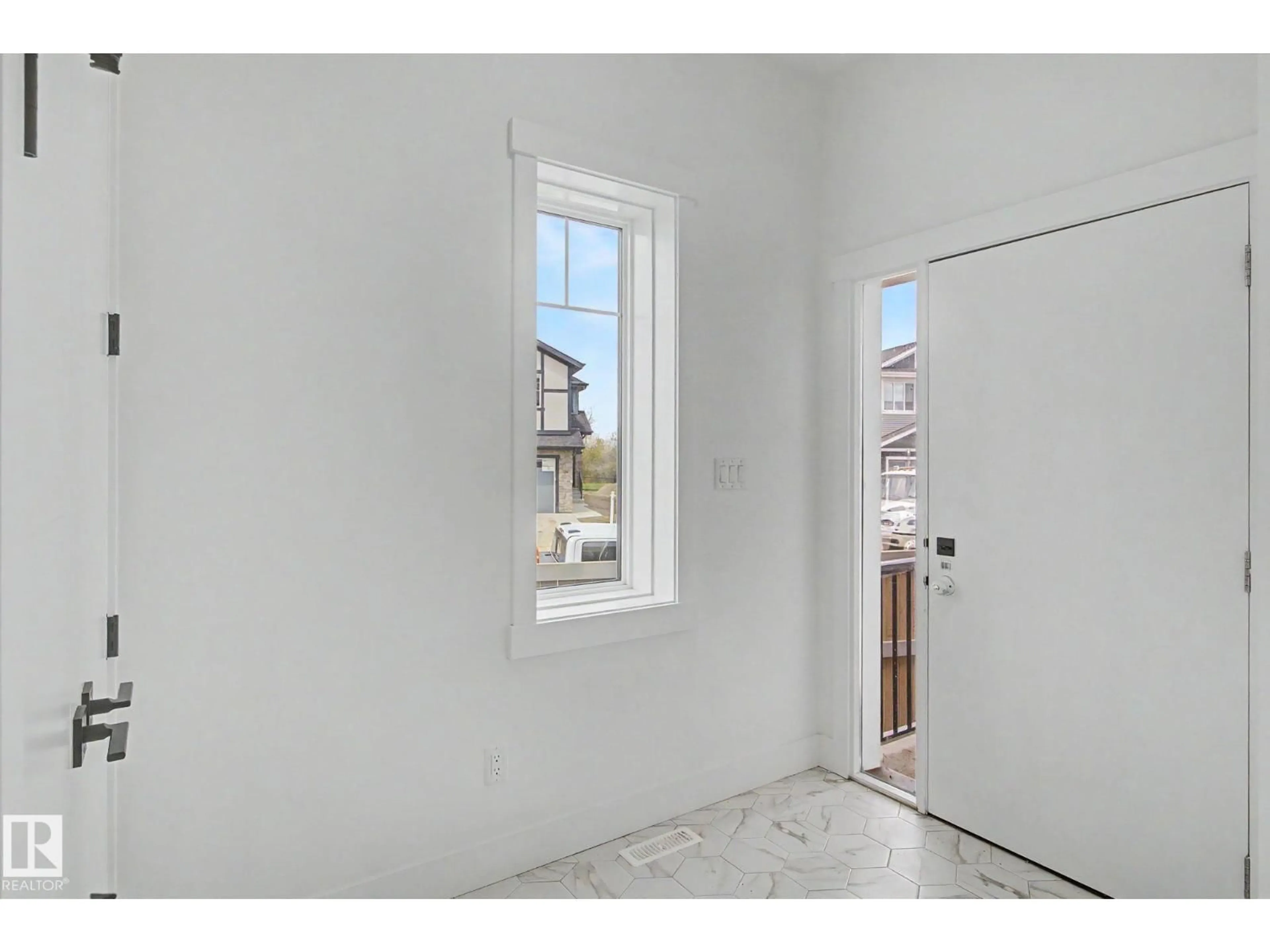Unknown for 3287 CHERNOWSKI WY, Edmonton Alberta T6W5V6