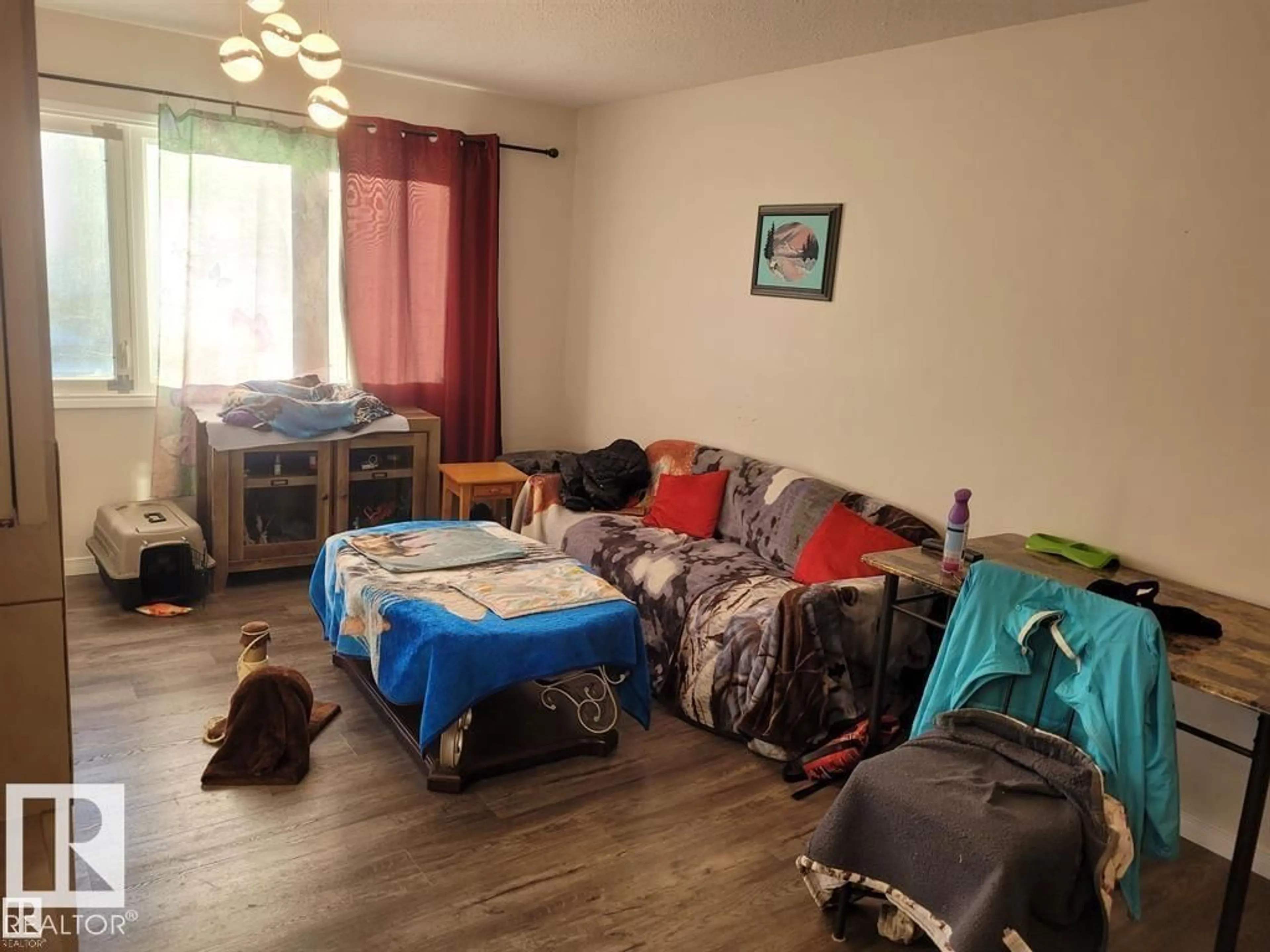 A pic of a room for 11616 152 AV, Edmonton Alberta T5X1C7