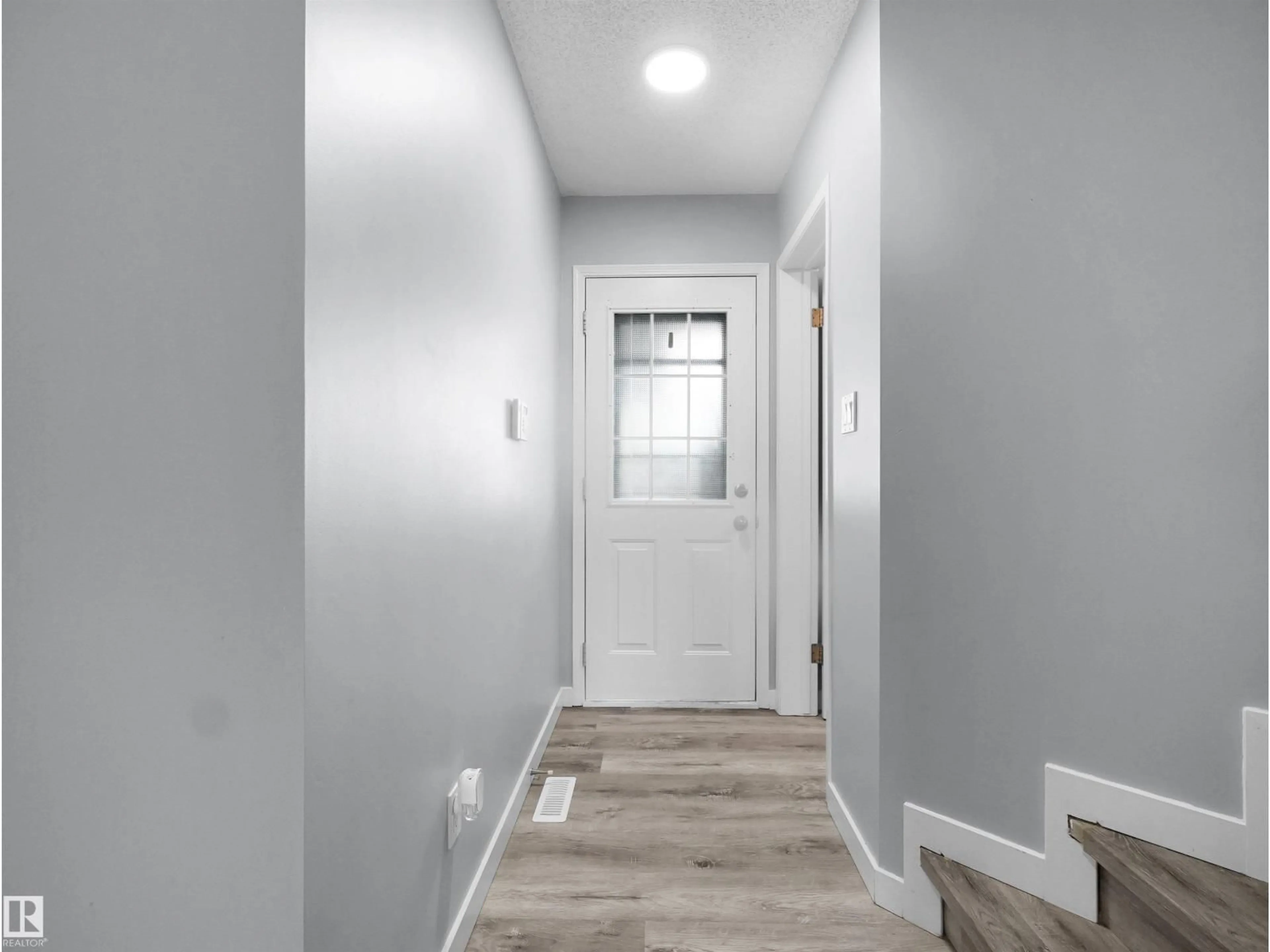 Indoor entryway for 25 - 501 YOUVILLE DR E NW, Edmonton Alberta T6L6T8