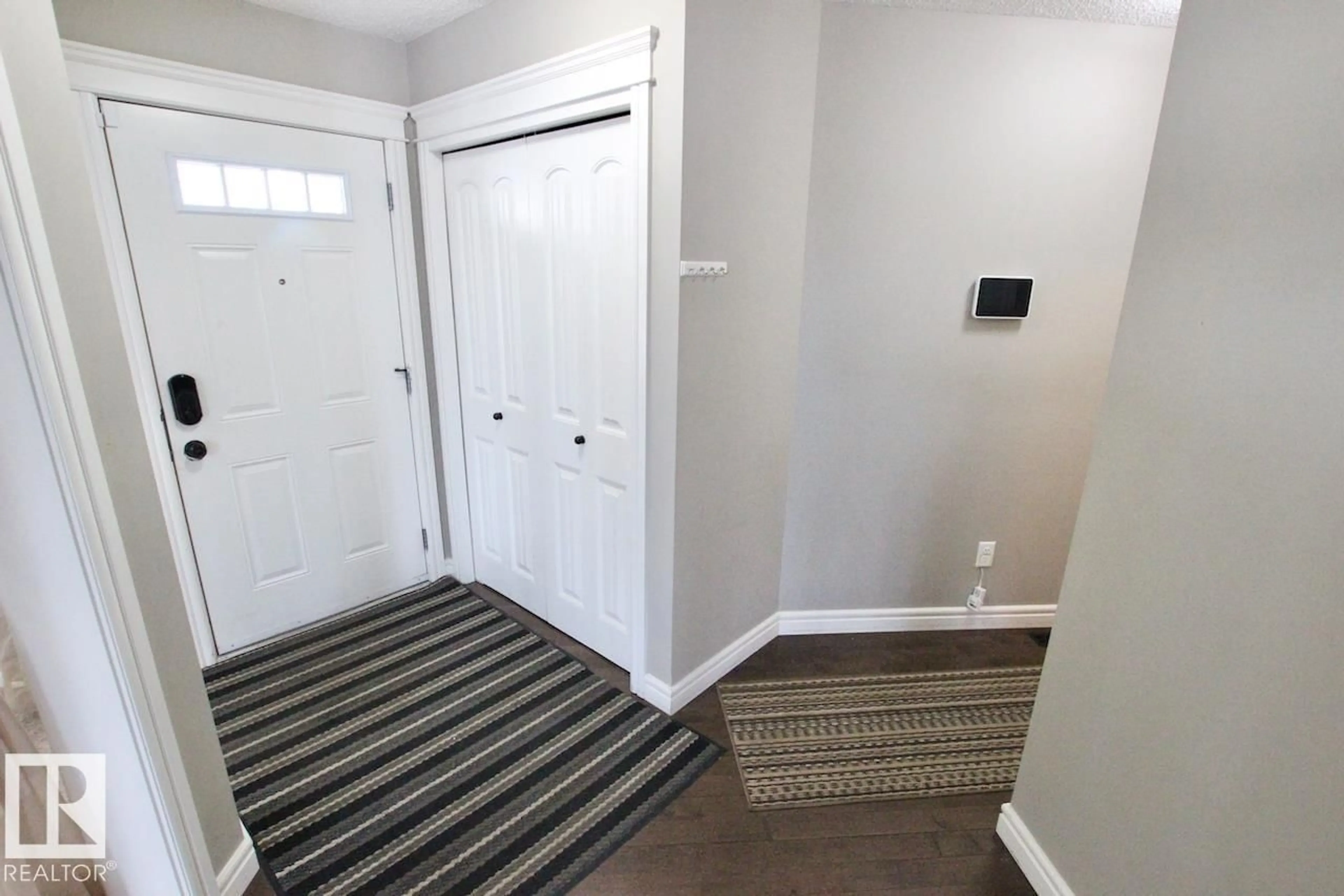 Indoor entryway for 1416 56 ST, Edmonton Alberta T6X1R5