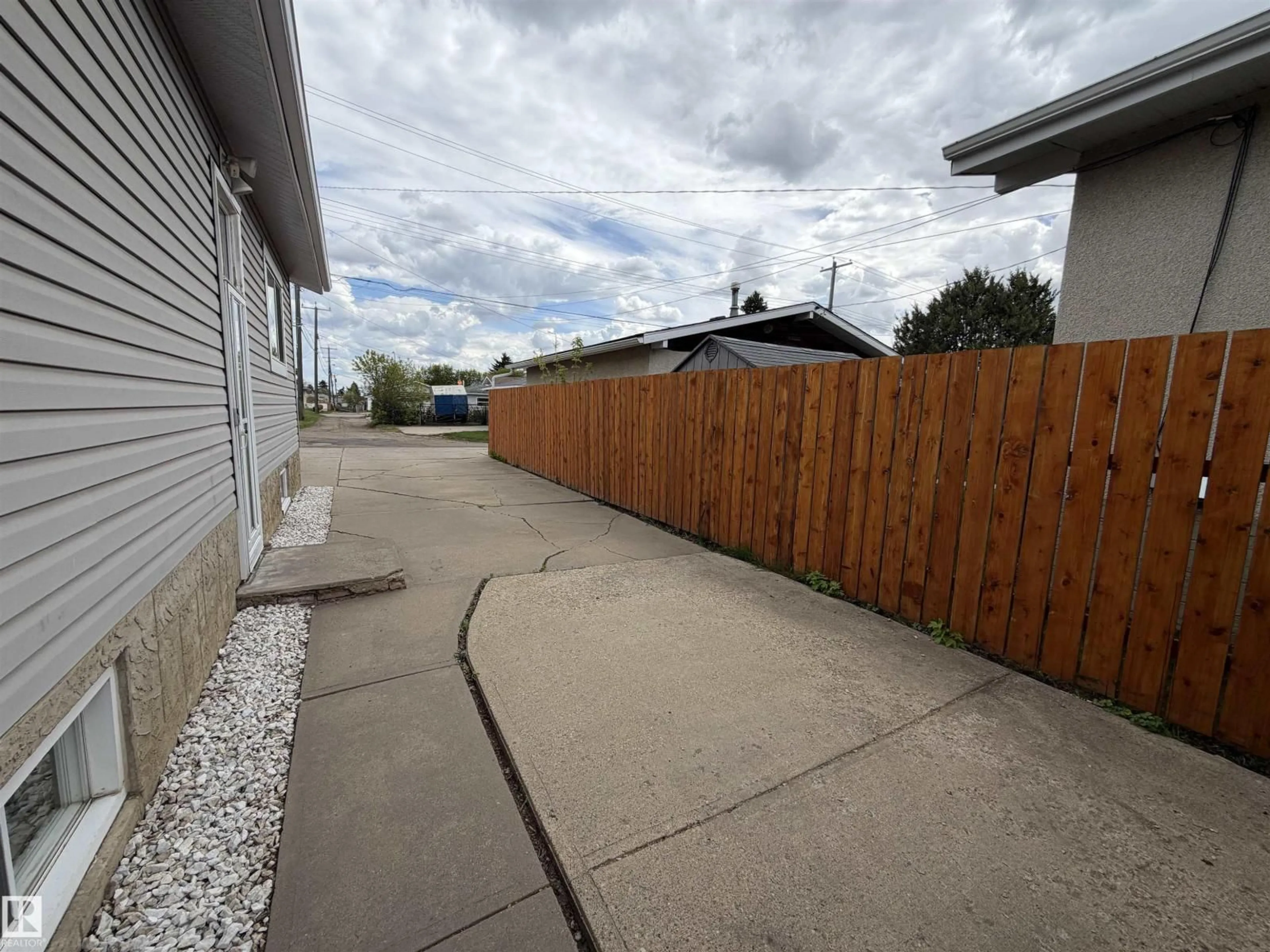 Patio, street for 13413 59 ST, Edmonton Alberta T5A0S1