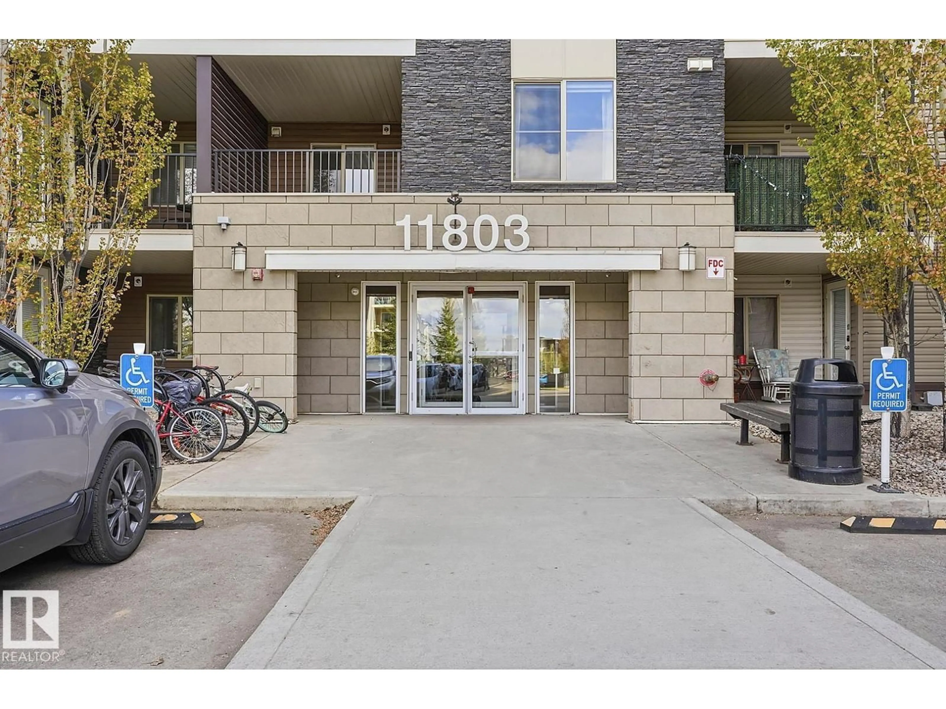 Indoor foyer for #109 - 11803 22 AV, Edmonton Alberta T6W2R9