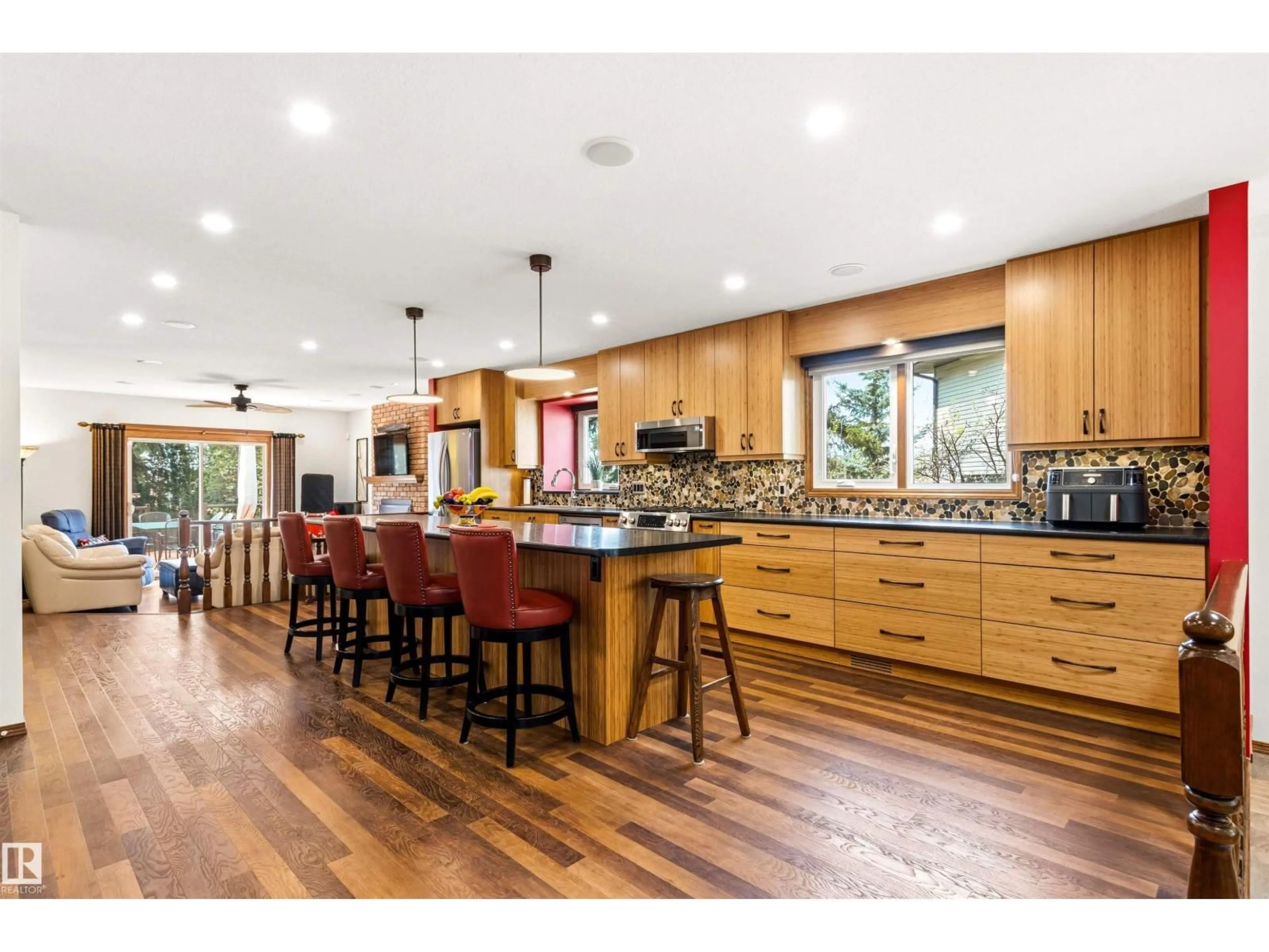 Open concept kitchen, wood/laminate floor for 7 WESTVIEW PL, St. Albert Alberta T8N3J8
