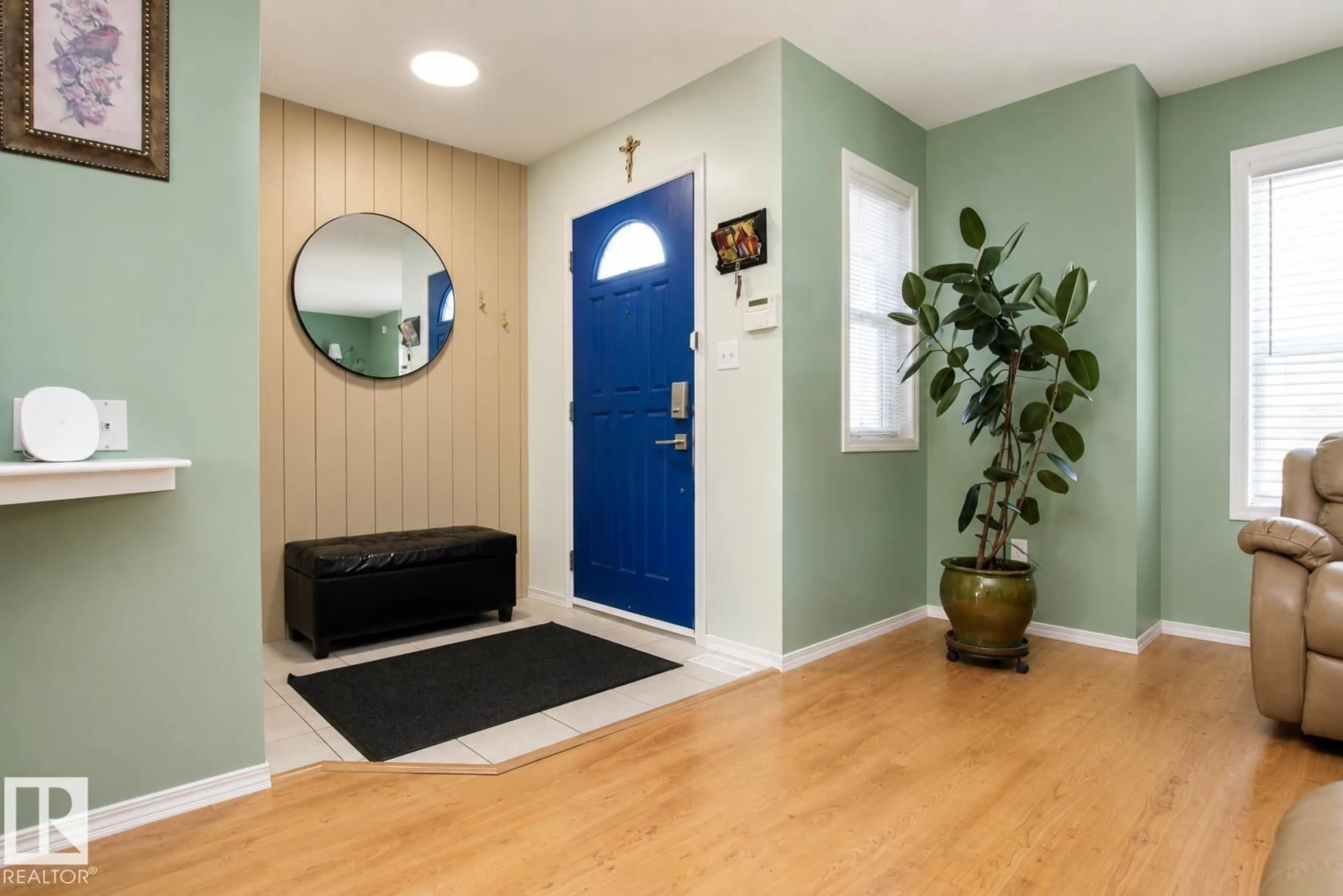 Indoor entryway for NW - 17311 90 ST, Edmonton Alberta T5Z3W6
