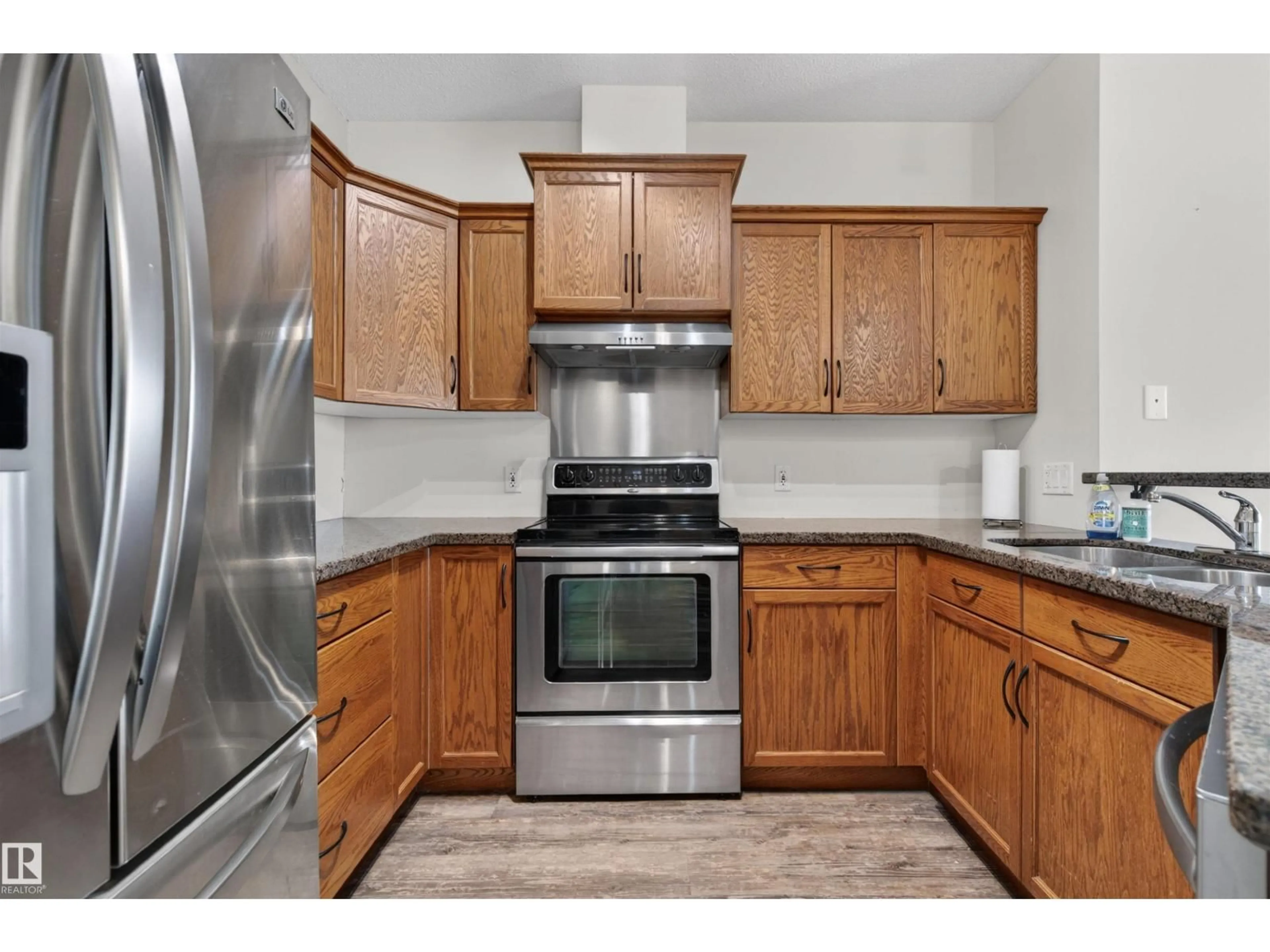 Standard kitchen, unknown for #125 - 263 MACEWAN RD, Edmonton Alberta T6W0C4