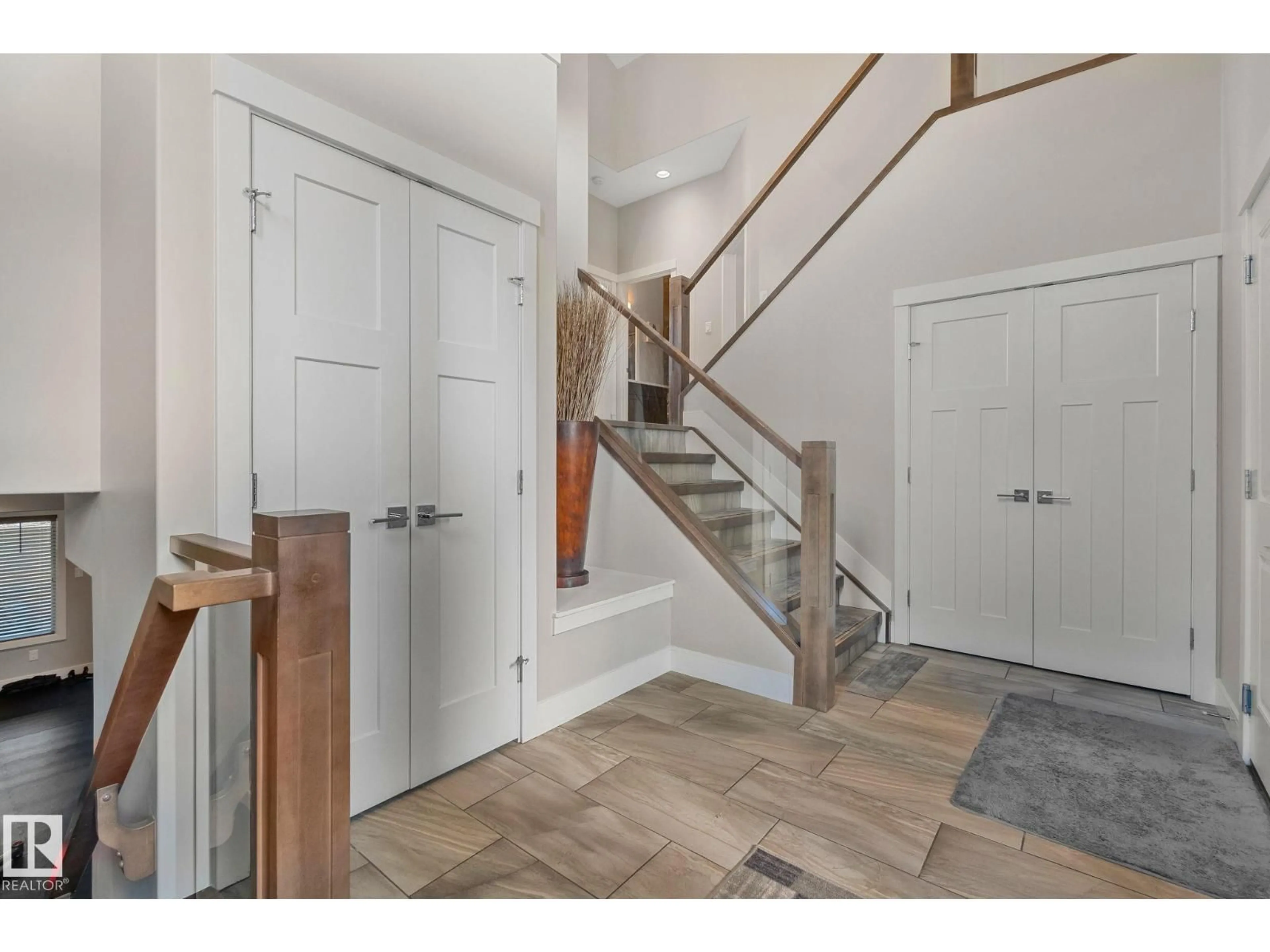 Indoor entryway for 67 ENCHANTED WY, St. Albert Alberta T8N7R7