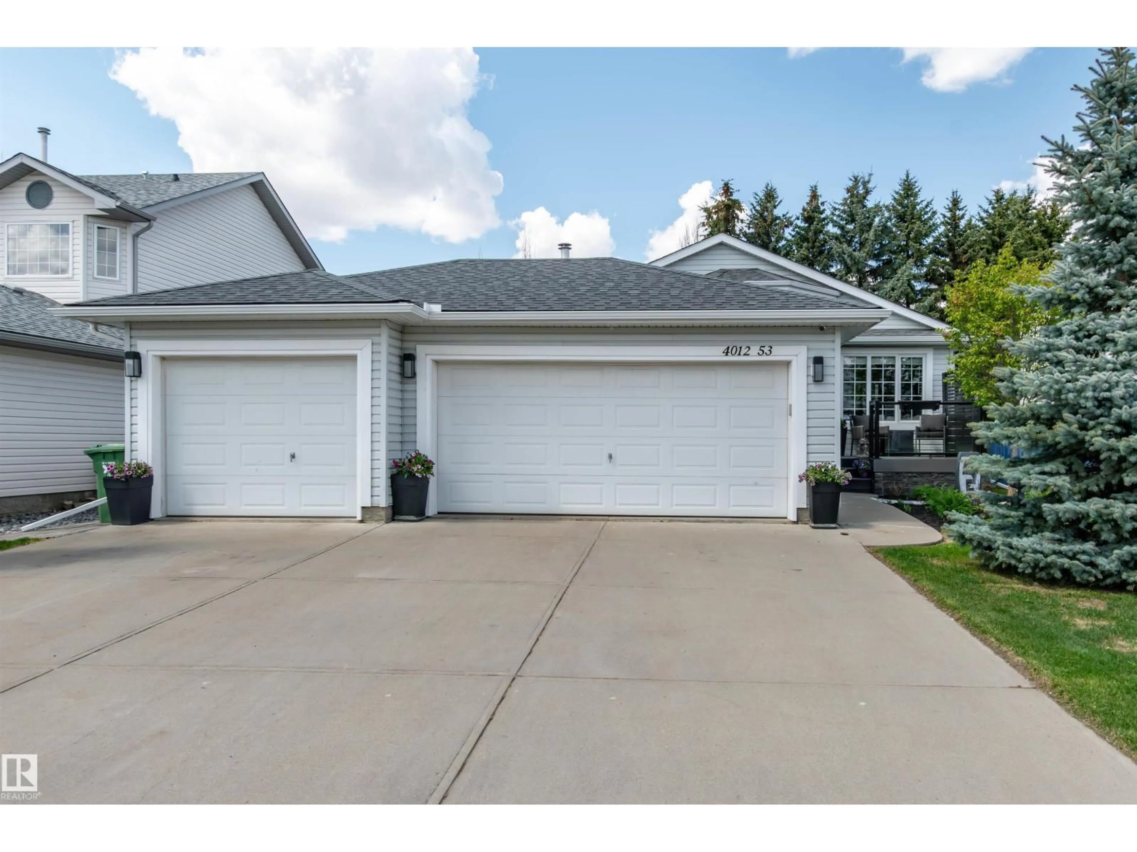 Indoor garage for 4012 53 ST, Beaumont Alberta T4X1N4