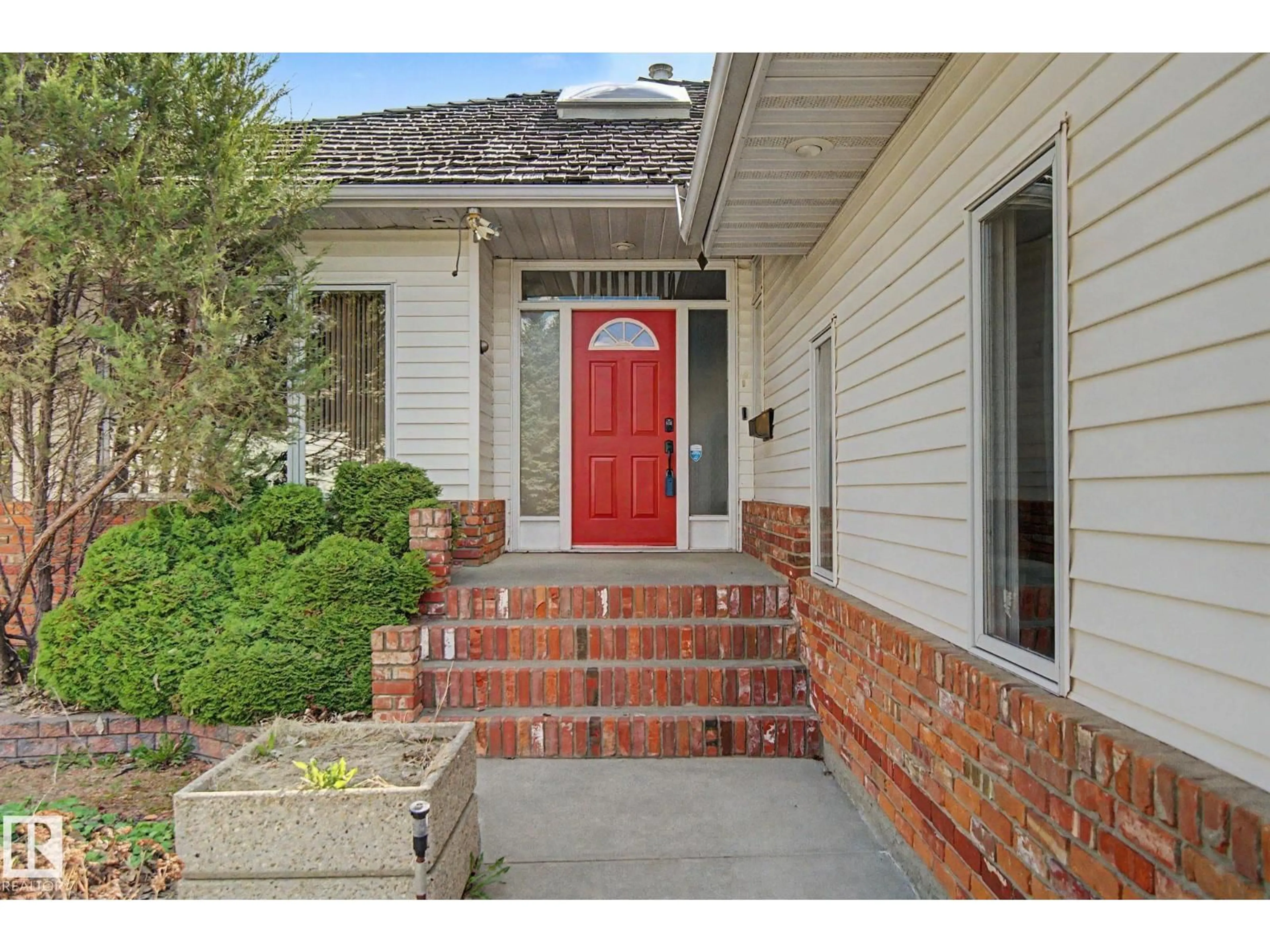 Home with brick exterior material, street for 485 REGENCY DR, Sherwood Park Alberta T8A5N1