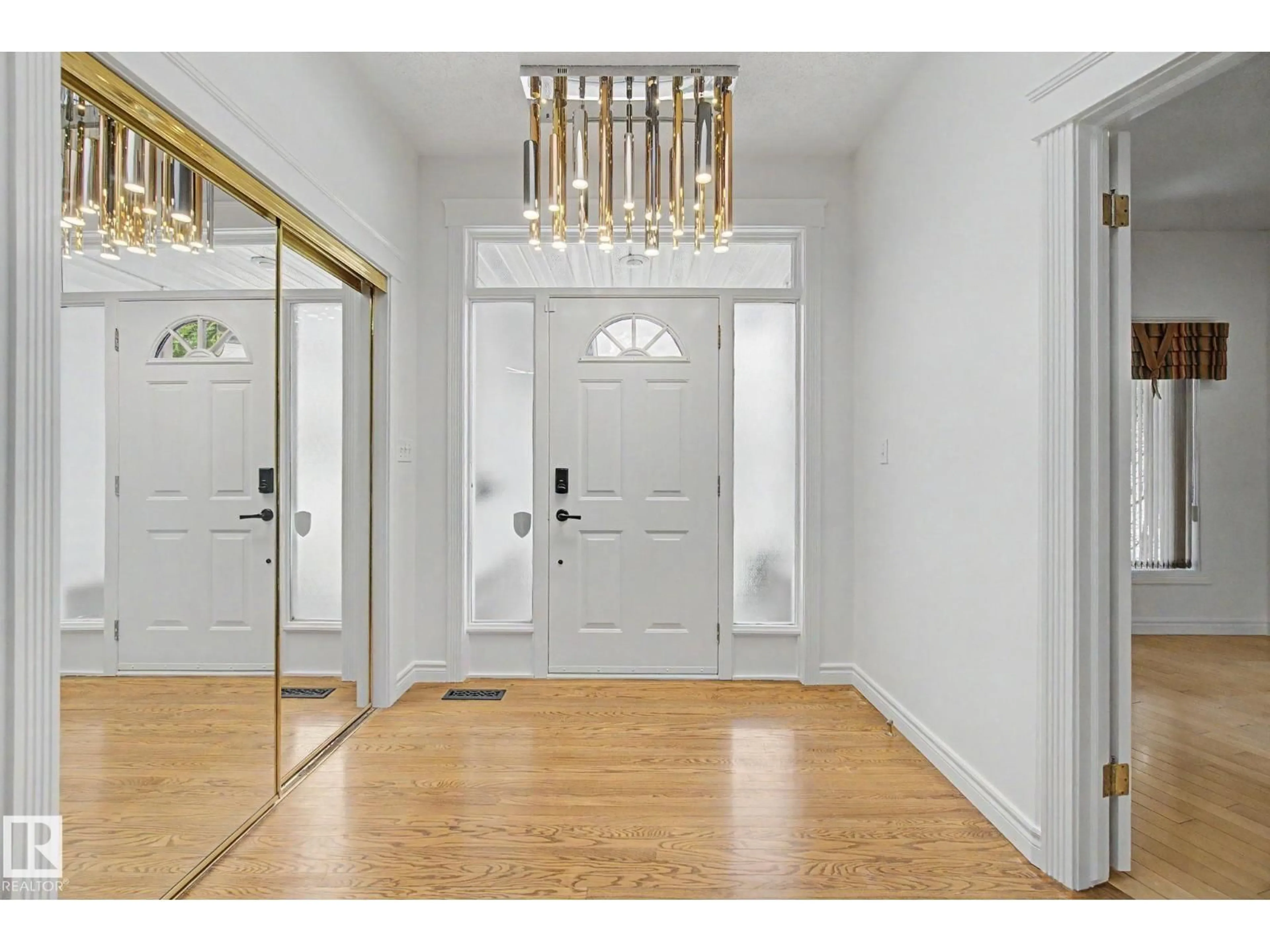 Indoor entryway for 485 REGENCY DR, Sherwood Park Alberta T8A5N1