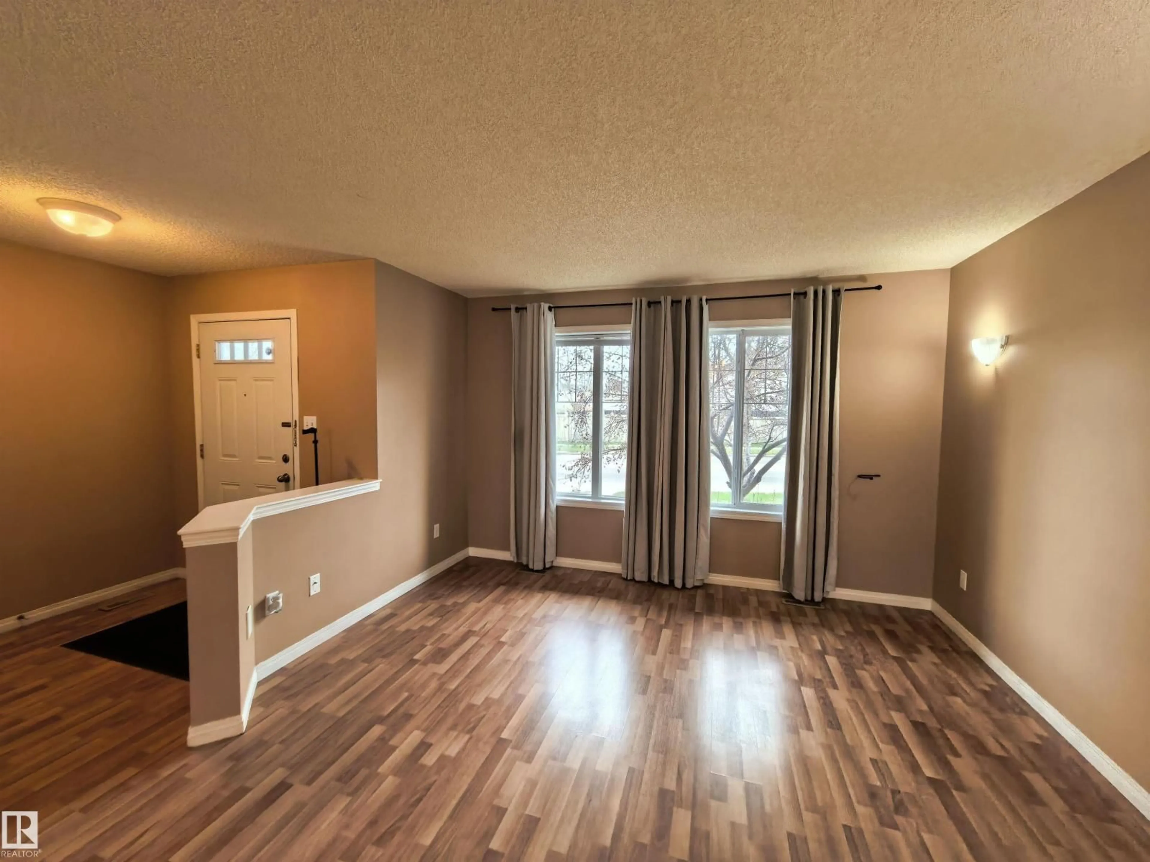 A pic of a room for 383 SILVERBERRY RD, Edmonton Alberta T6T2B1