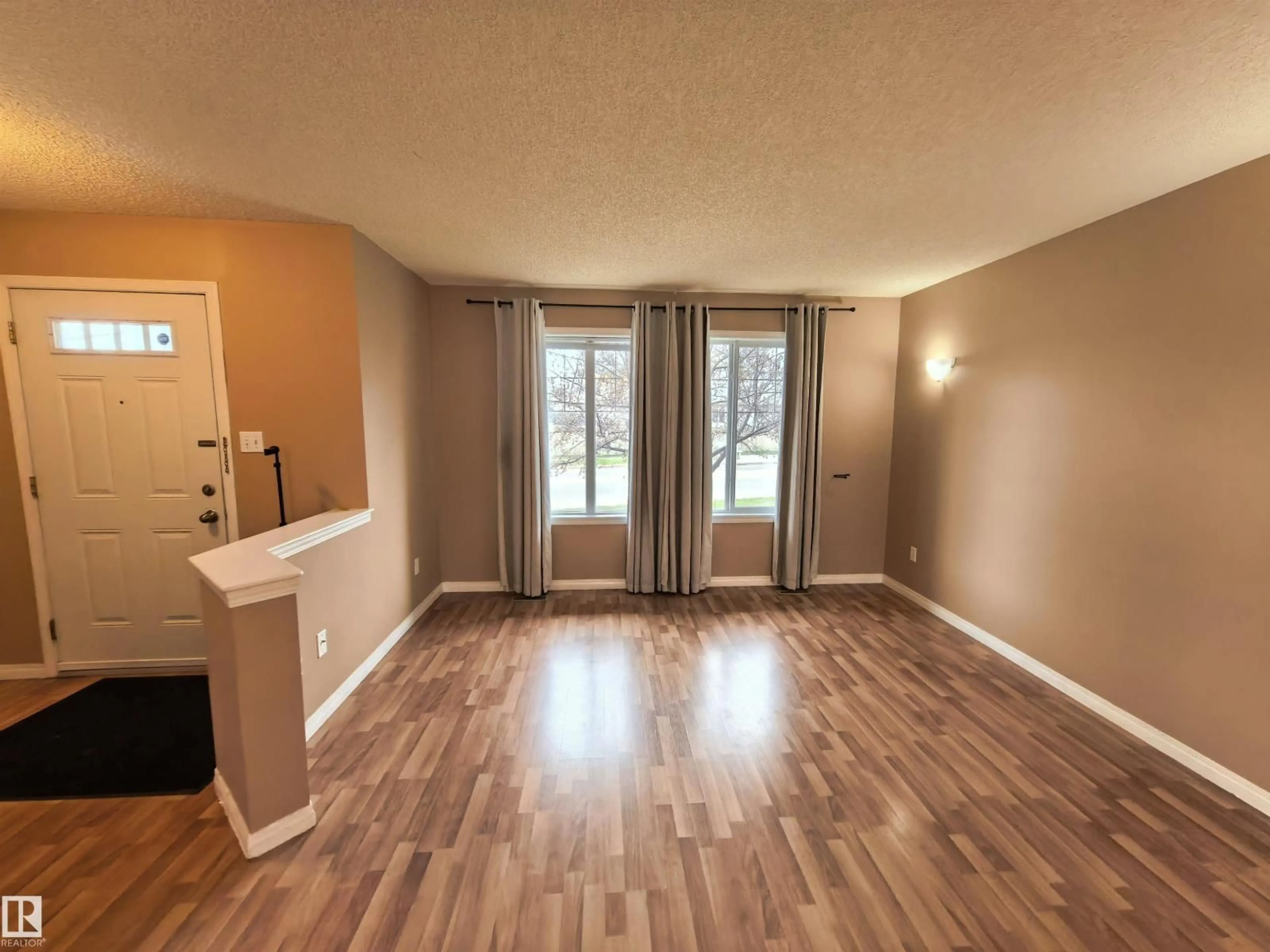 A pic of a room for 383 SILVERBERRY RD, Edmonton Alberta T6T2B1