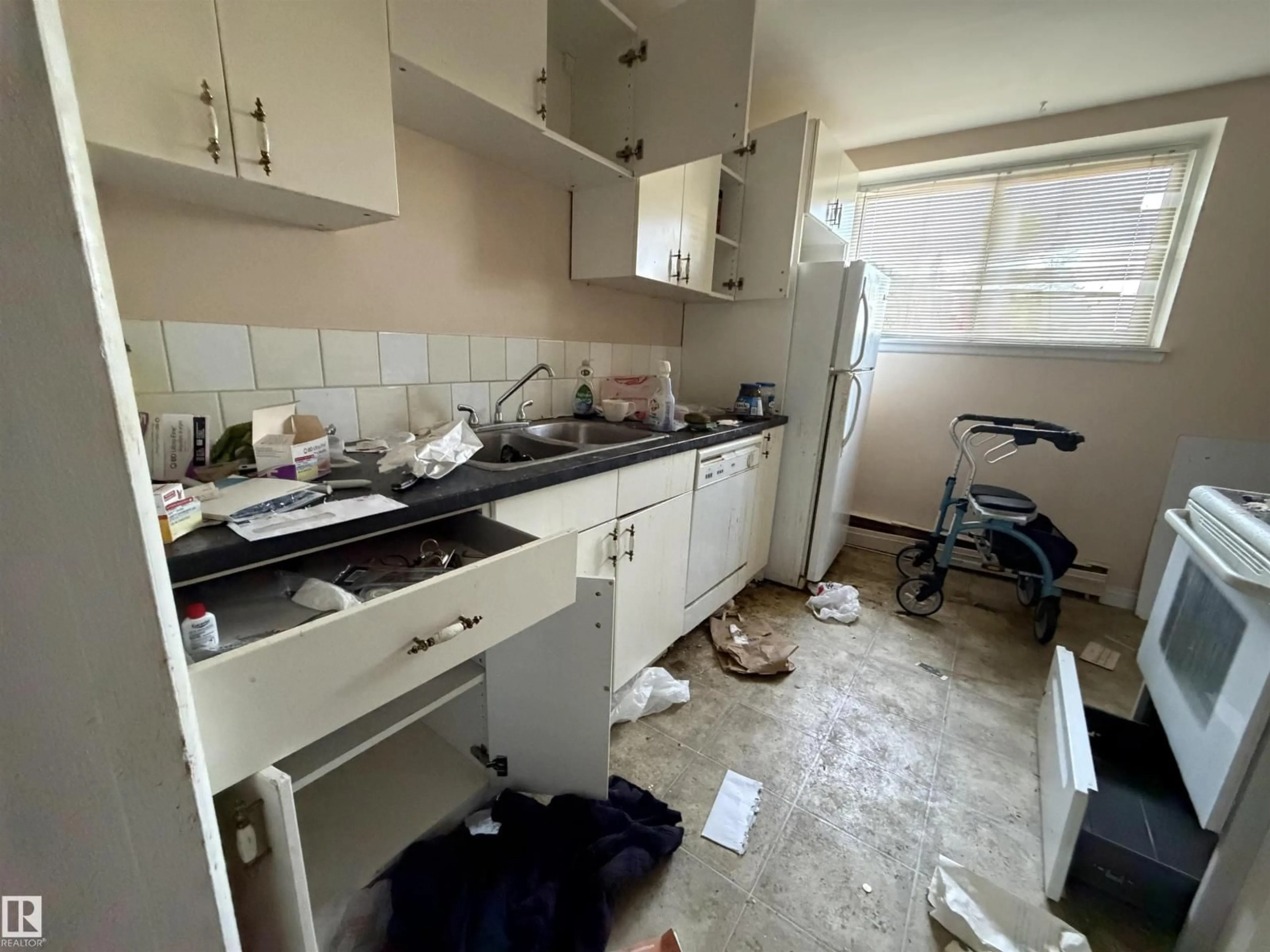 Standard kitchen, floor is not visible for #17 - 6215 98 AV, Edmonton Alberta T6A0A3