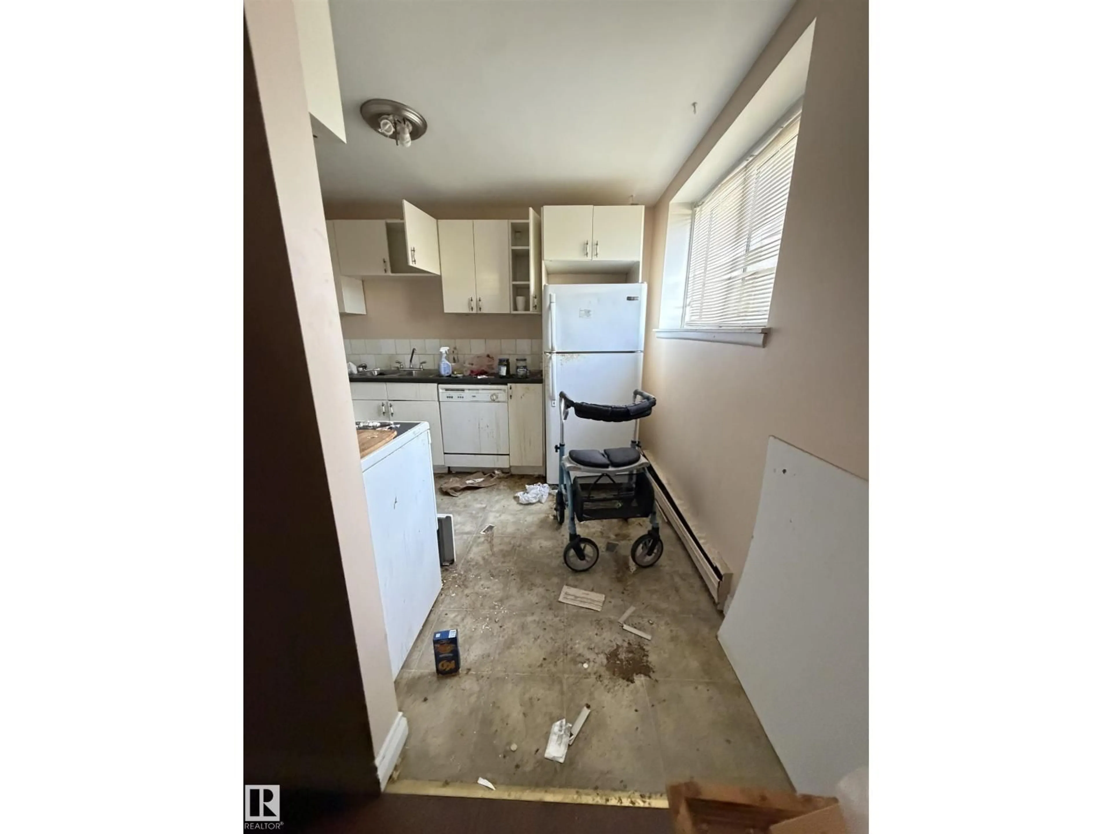 Standard kitchen, unknown for #17 - 6215 98 AV, Edmonton Alberta T6A0A3