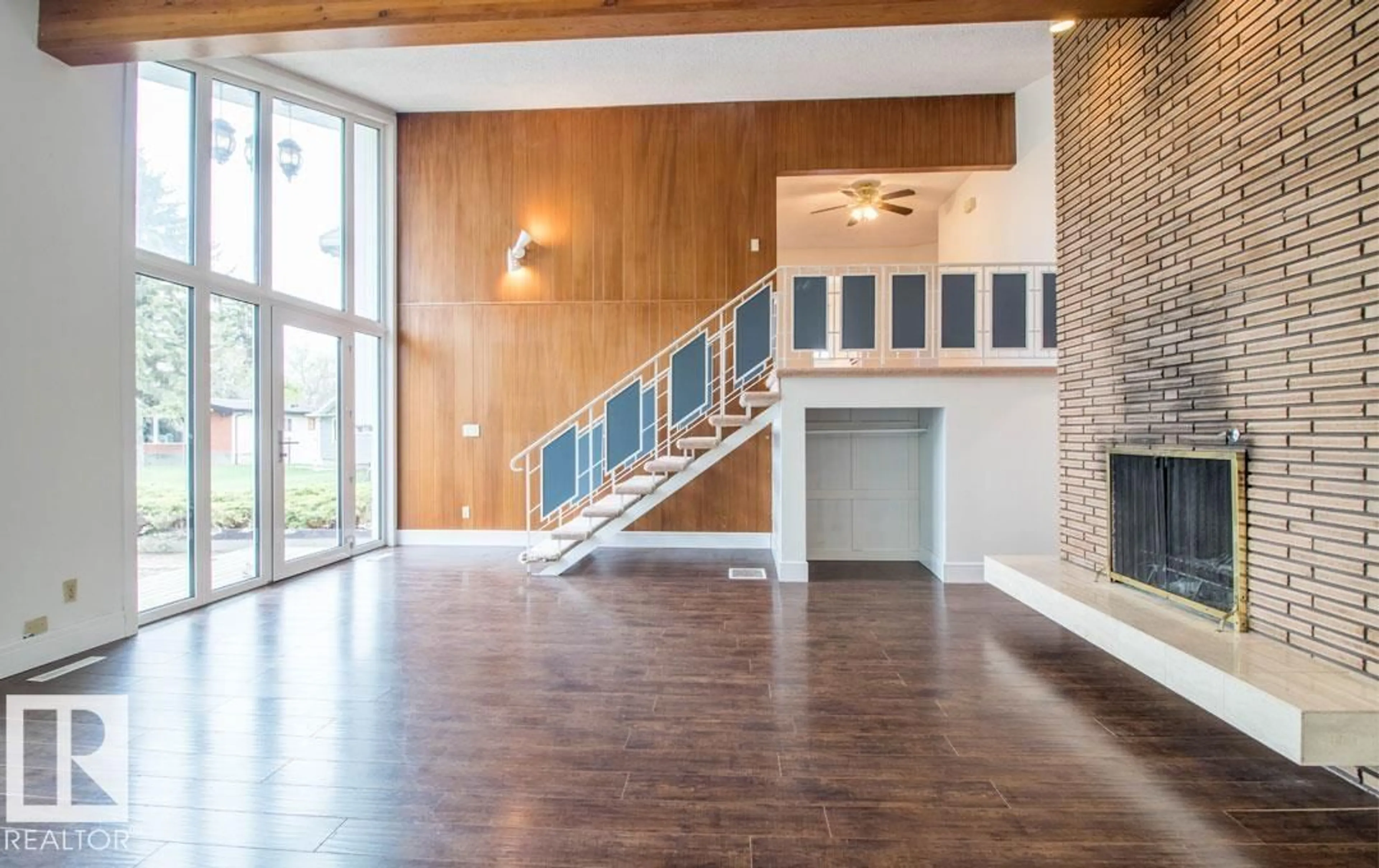 Indoor foyer for NW - 10328 42 ST, Edmonton Alberta T6A1T5