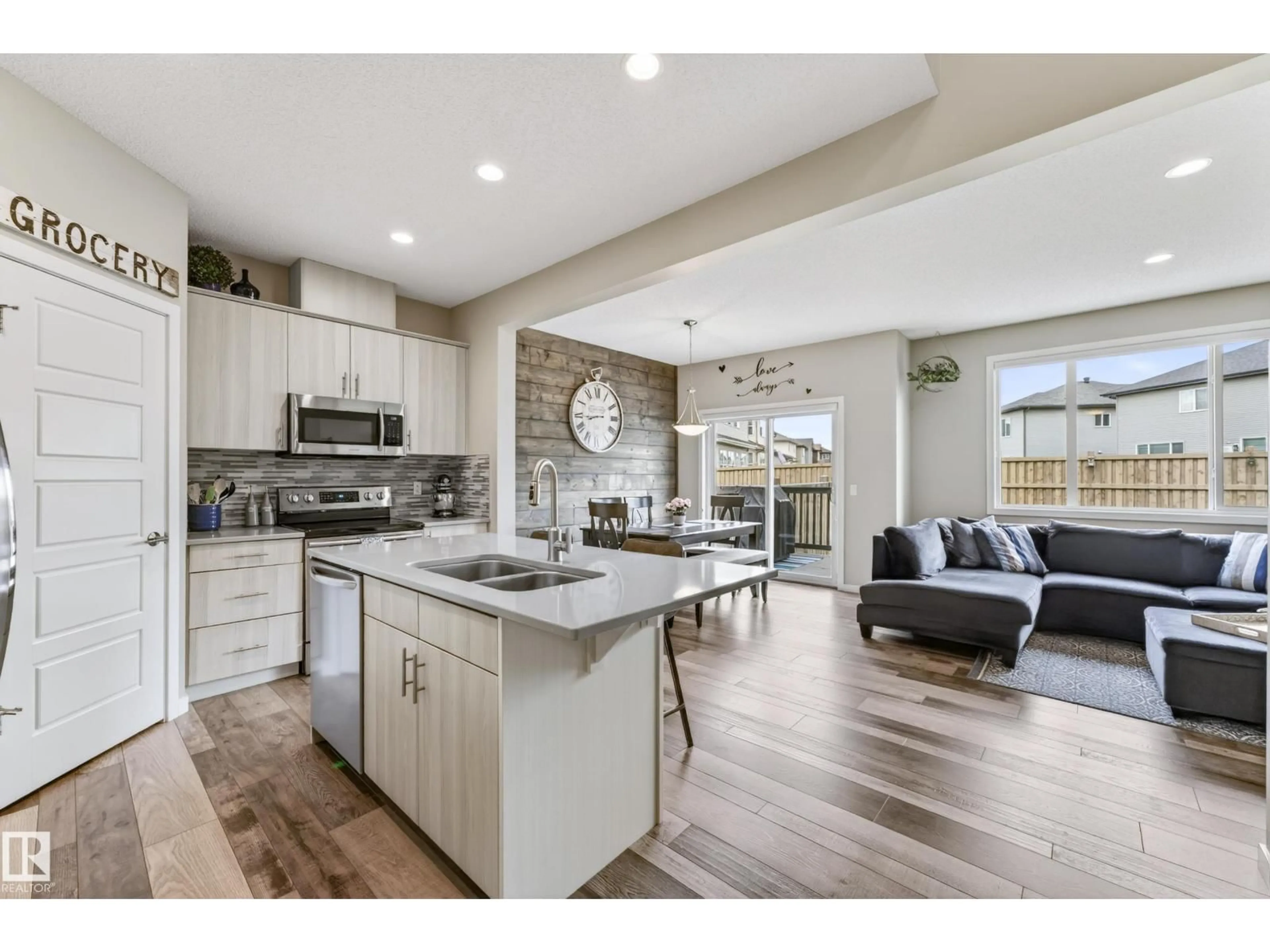 Open concept kitchen, unknown for 1243 MCCONACHIE BV, Edmonton Alberta T5Y3T3