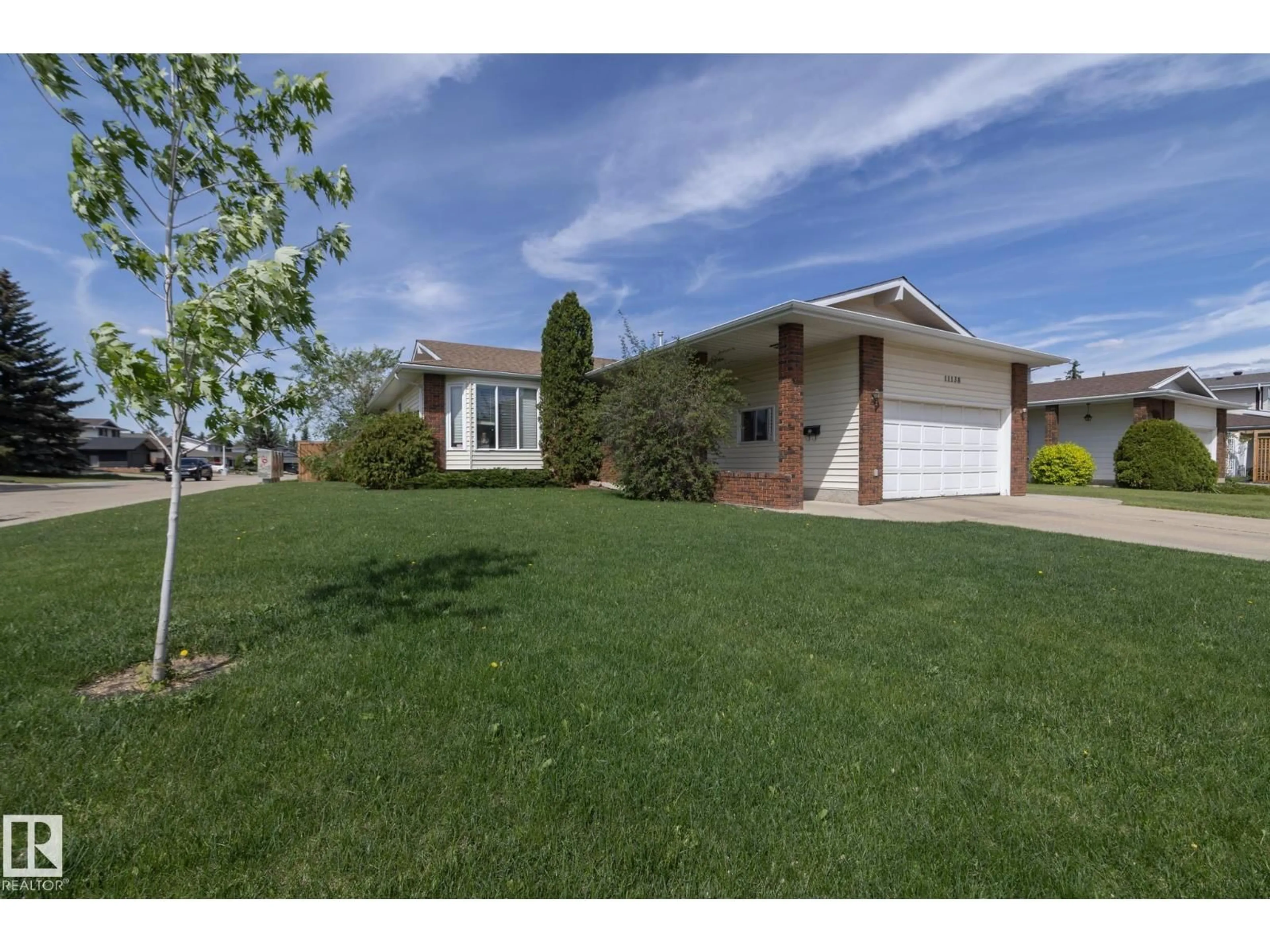 Unknown for 11138 30 AV, Edmonton Alberta T6J3Y6