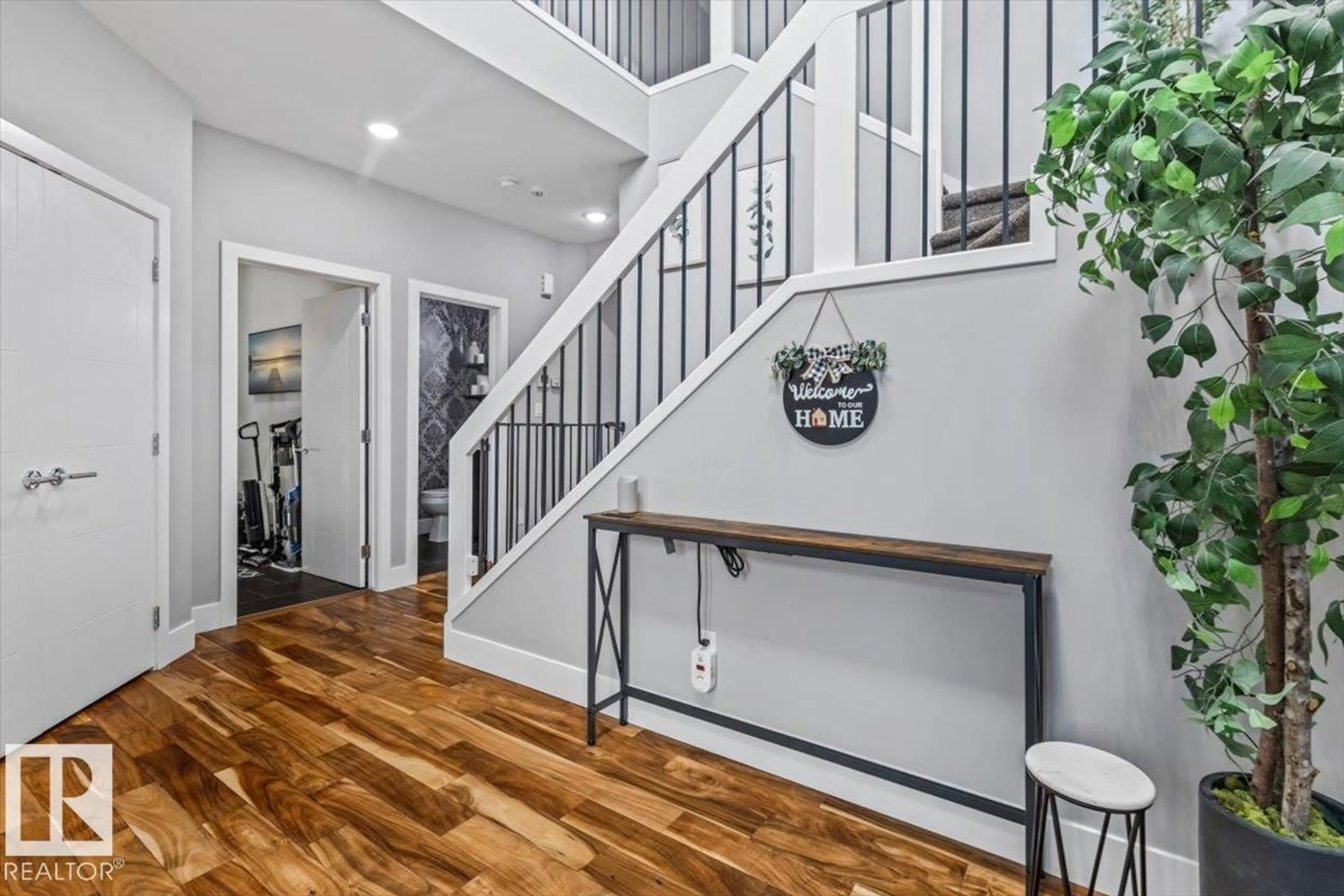 Indoor entryway for 219 CRANBERRY BN, Fort Saskatchewan Alberta T8L0R4