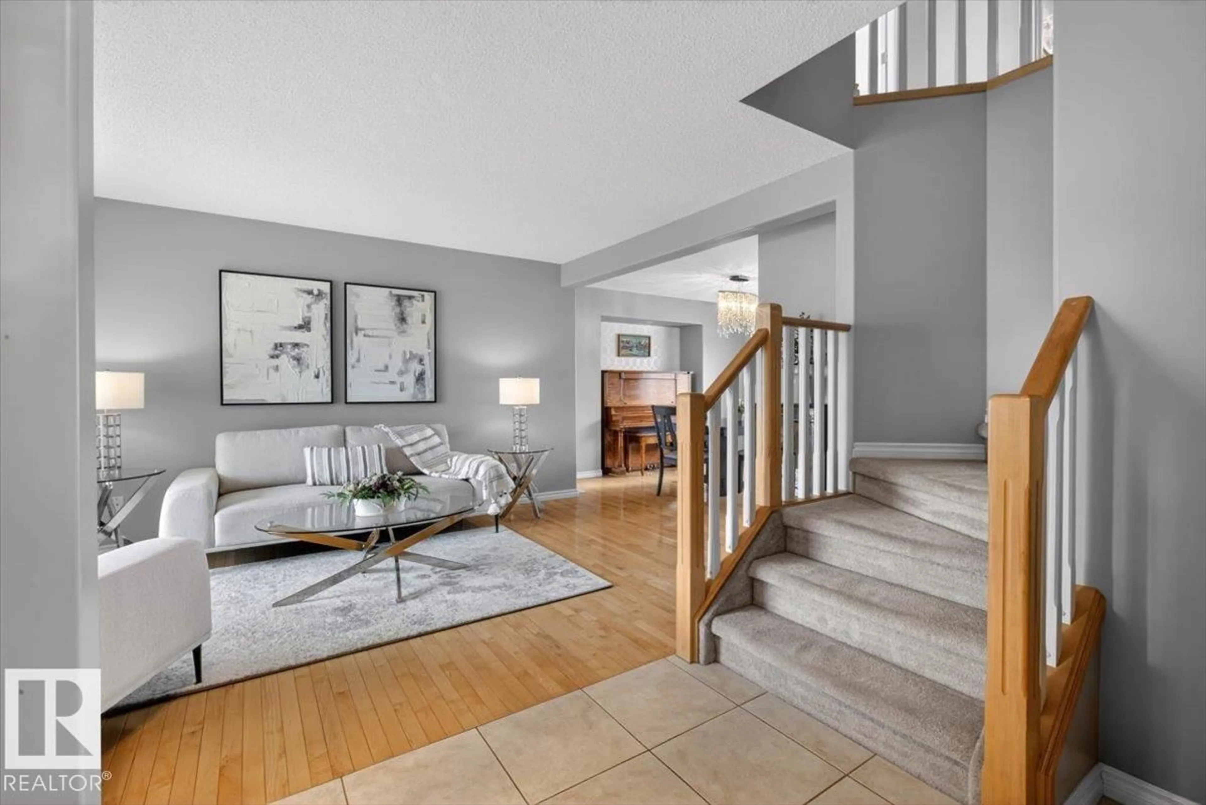 Indoor entryway for NW - 1358 118A ST, Edmonton Alberta T6J7G2