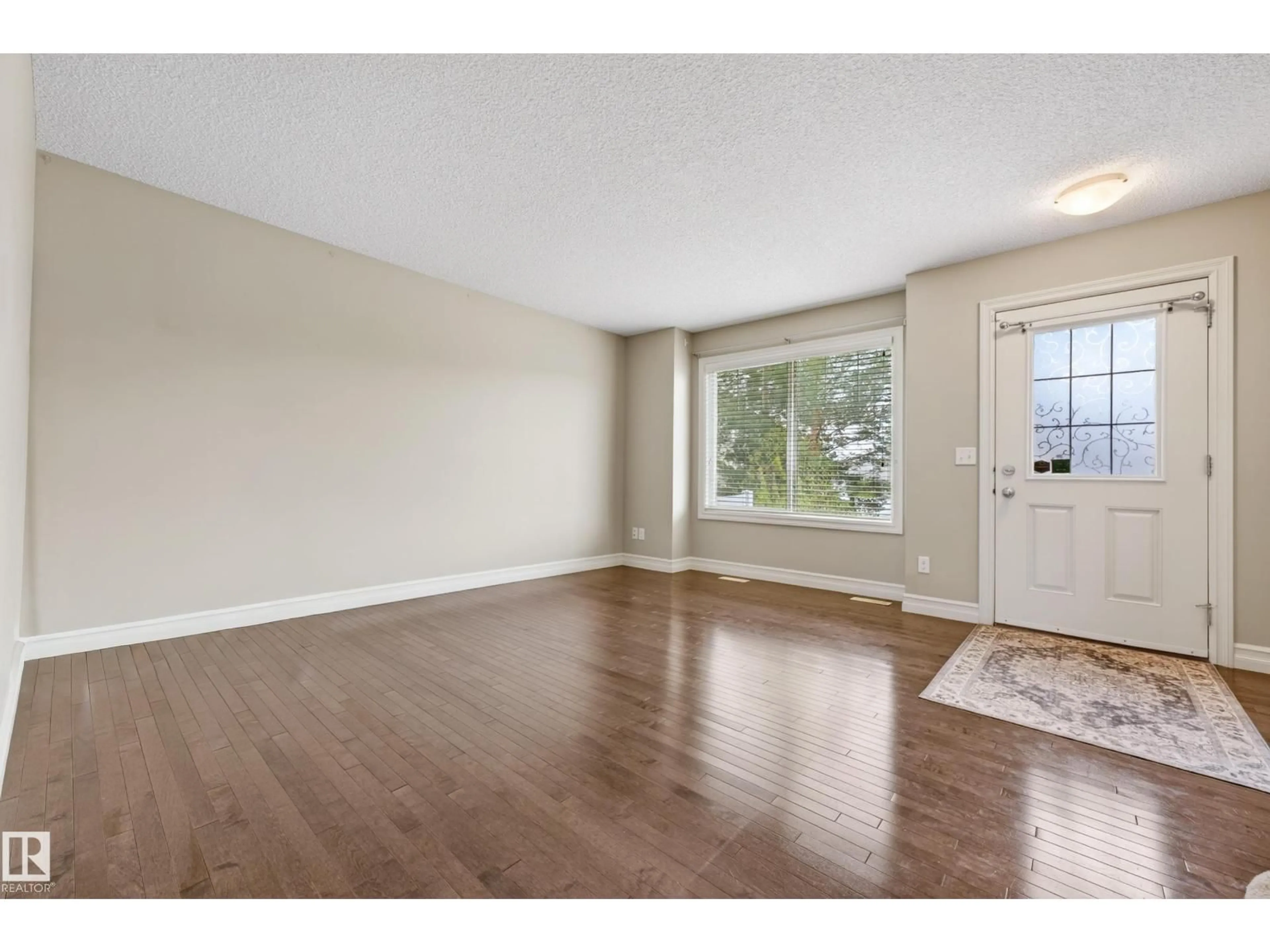 A pic of a room for #6 - 14621 121 ST, Edmonton Alberta T5X0H2