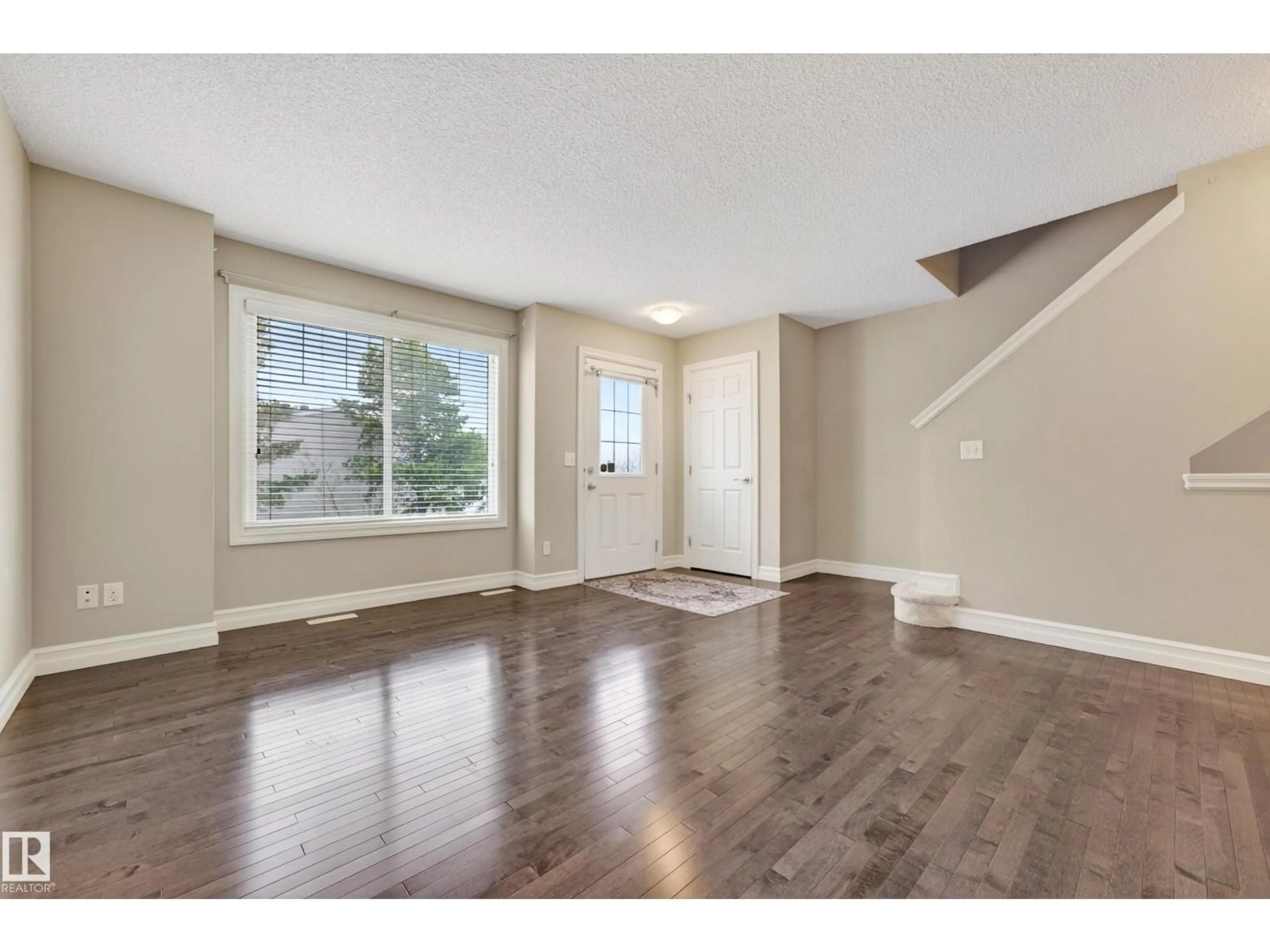 A pic of a room for #6 - 14621 121 ST, Edmonton Alberta T5X0H2