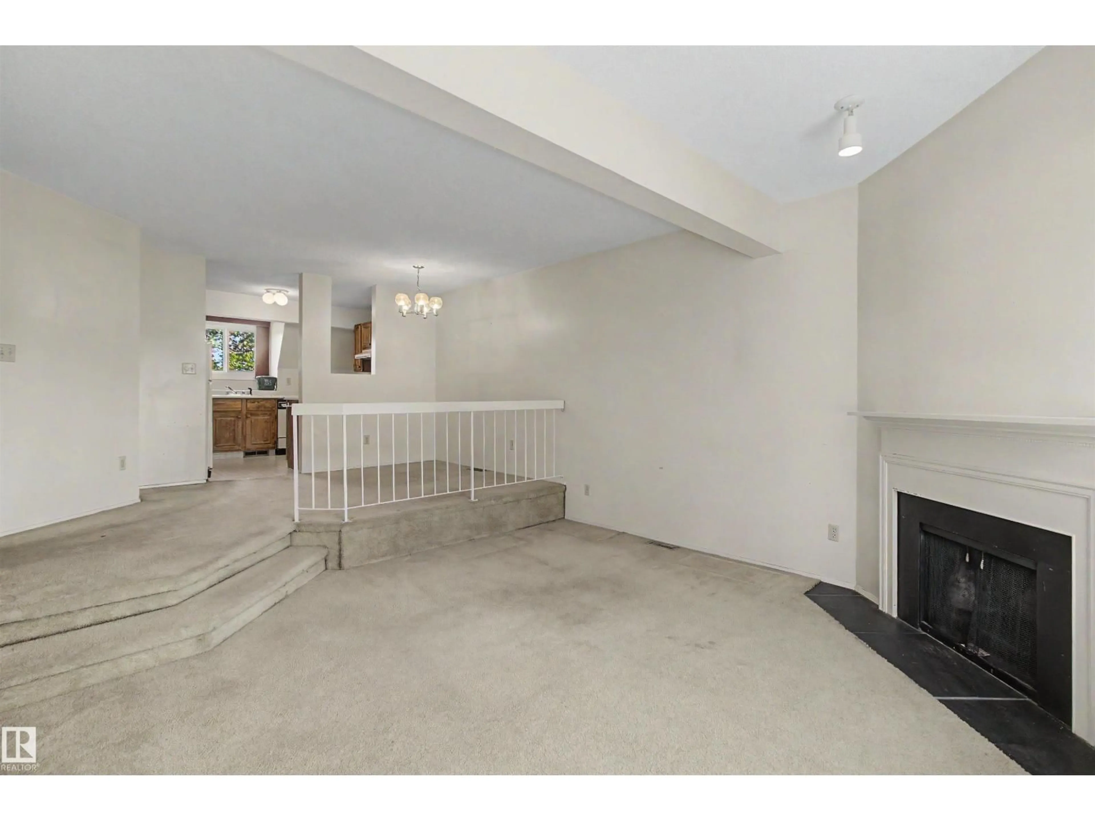 A pic of a room for 5953 40 AV, Edmonton Alberta T6L3P6