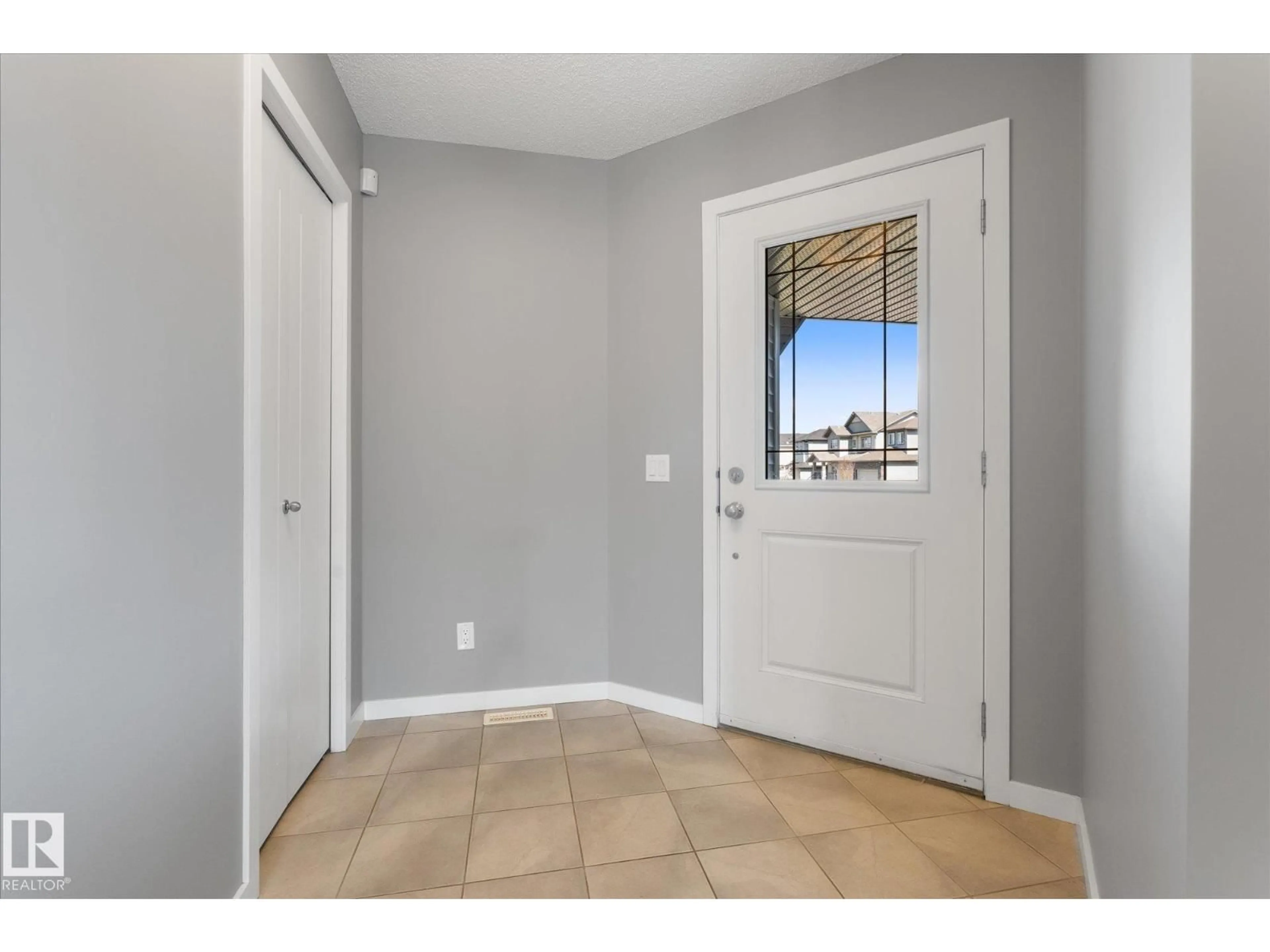 Indoor entryway for 110 ASPENGLEN DR, Spruce Grove Alberta T7X0J3