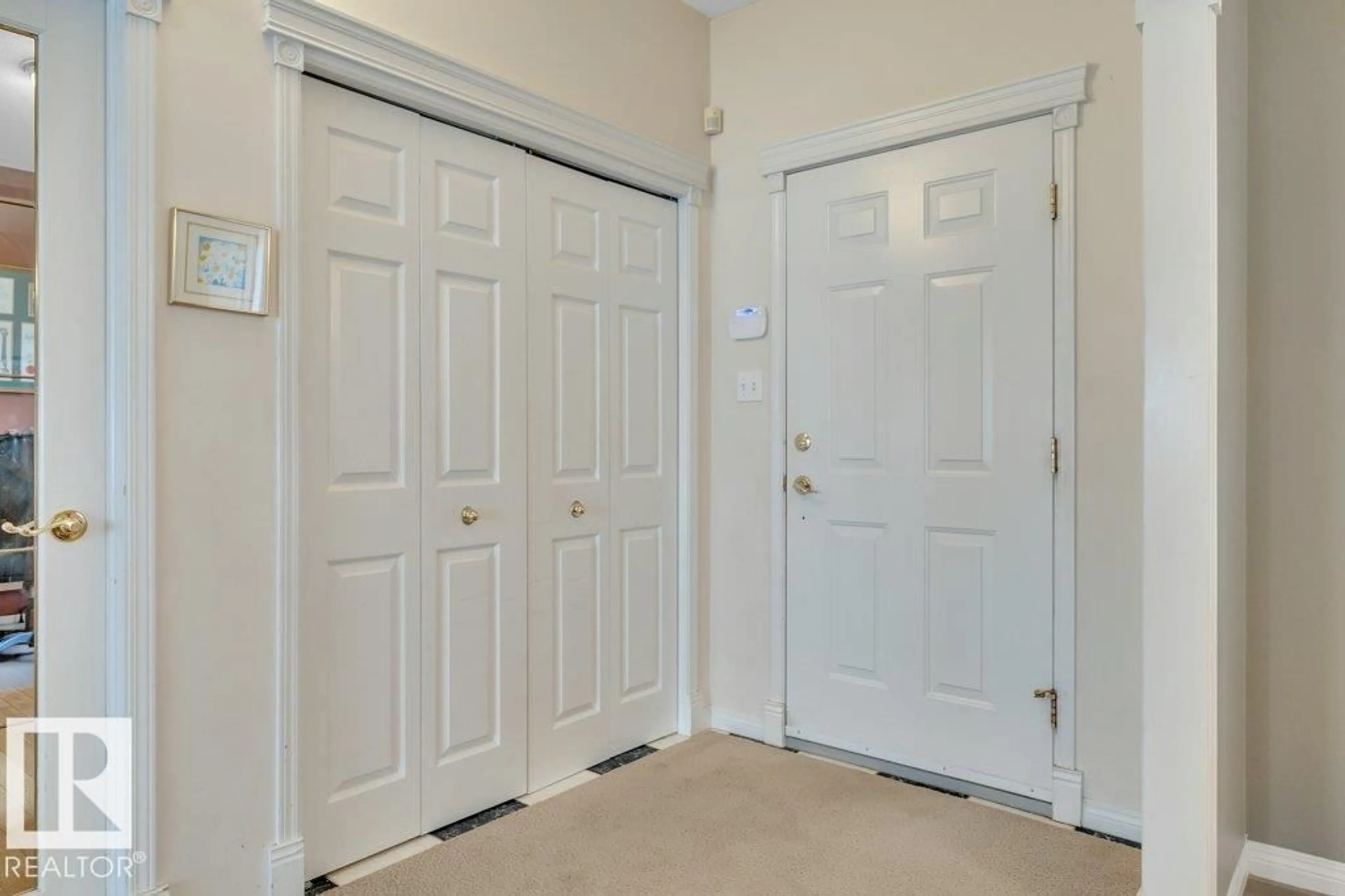 Indoor entryway for 1957 TOMLINSON SQUARE, Edmonton Alberta T6R2R7